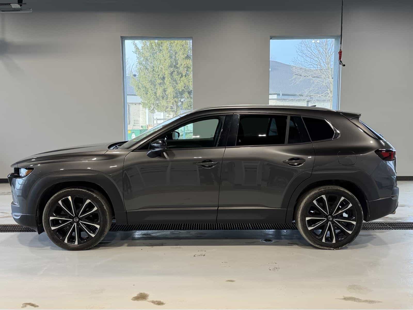 2023 Mazda CX-50 GT - Image 3