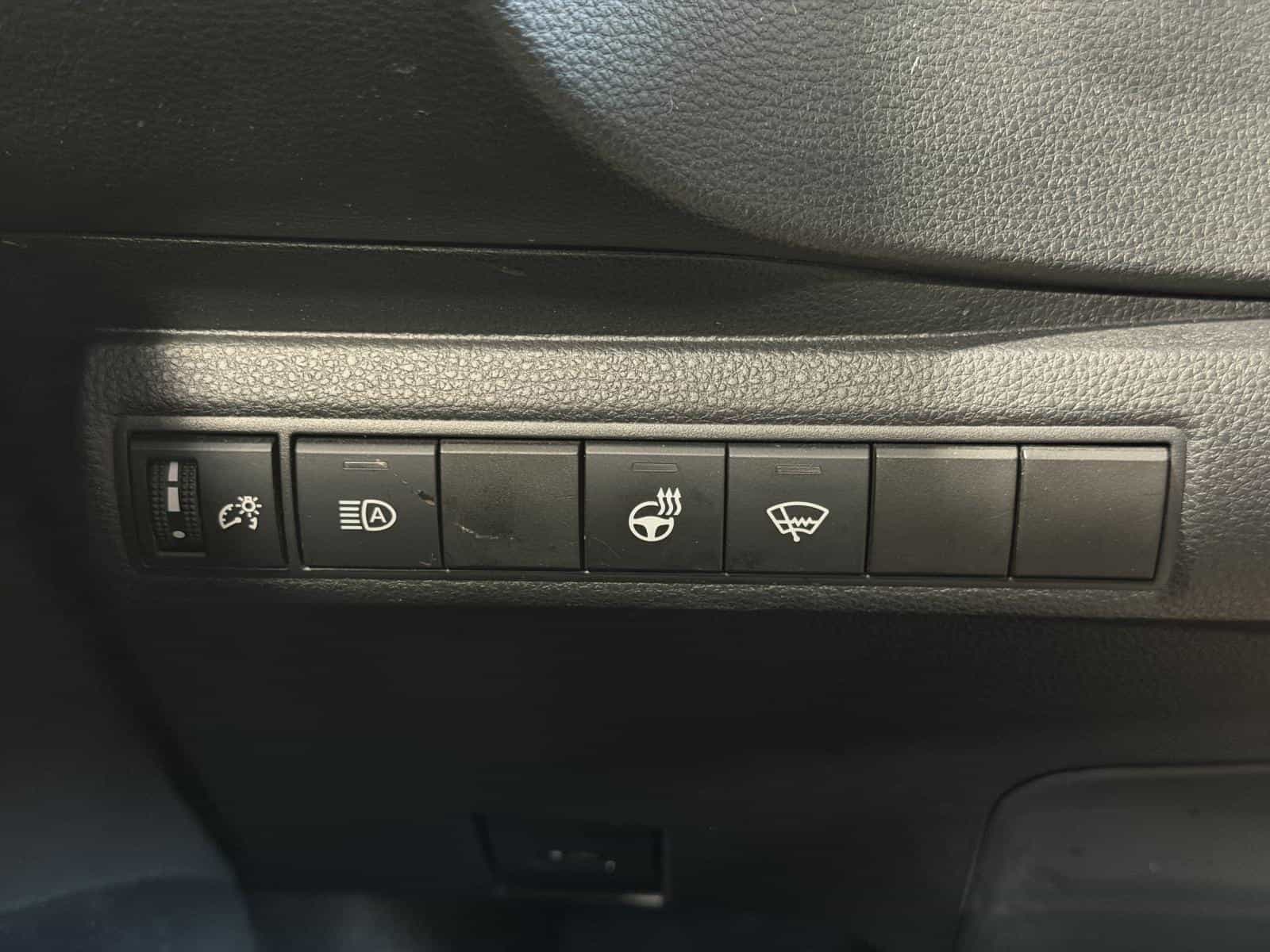 2020 Toyota Corolla LE Upgrade - Image 12