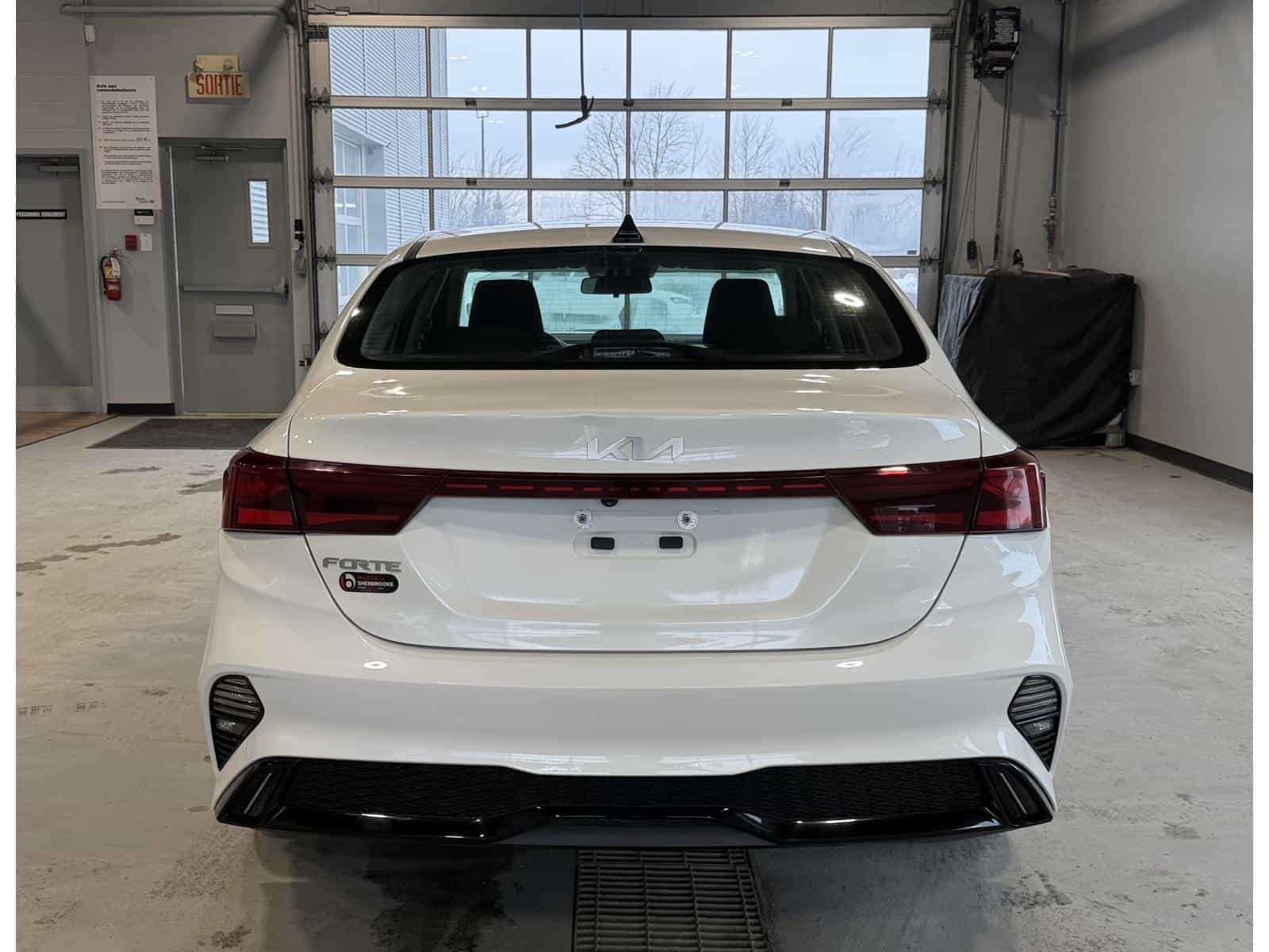 2022 Kia Forte EX - Image 5