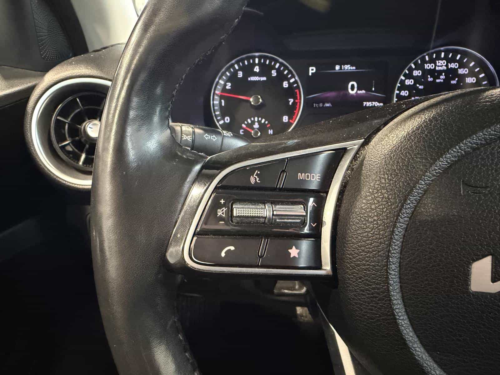 2022 Kia Forte EX - Image 12