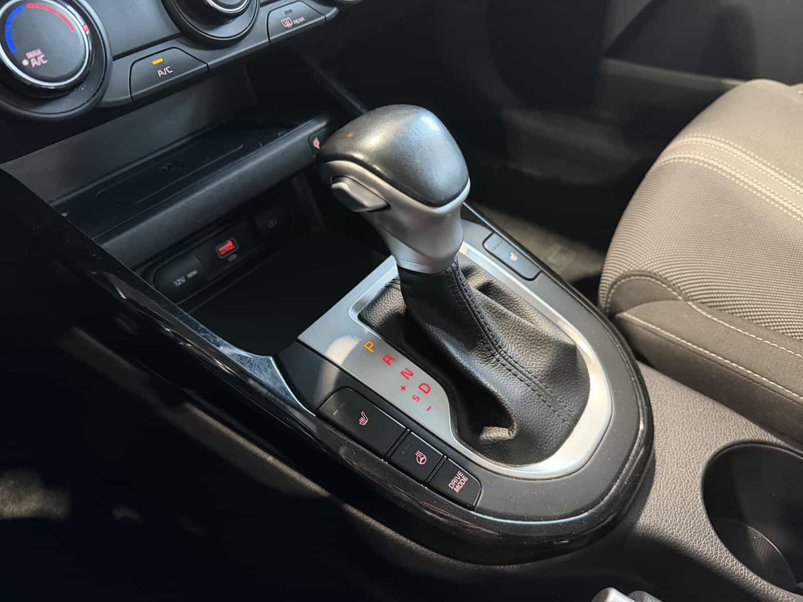 2022 Kia Forte EX - Image 18