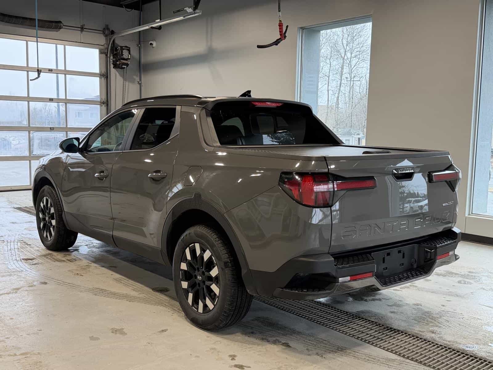 2025 Hyundai Santa Preferred - Image 4