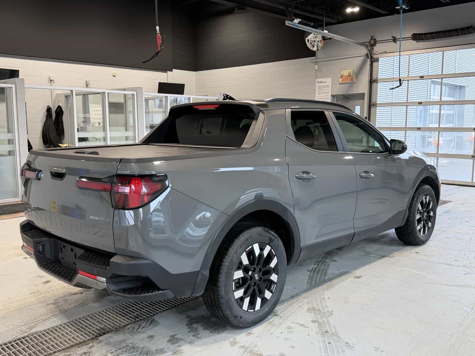 2025 Hyundai Santa Preferred - Image 6