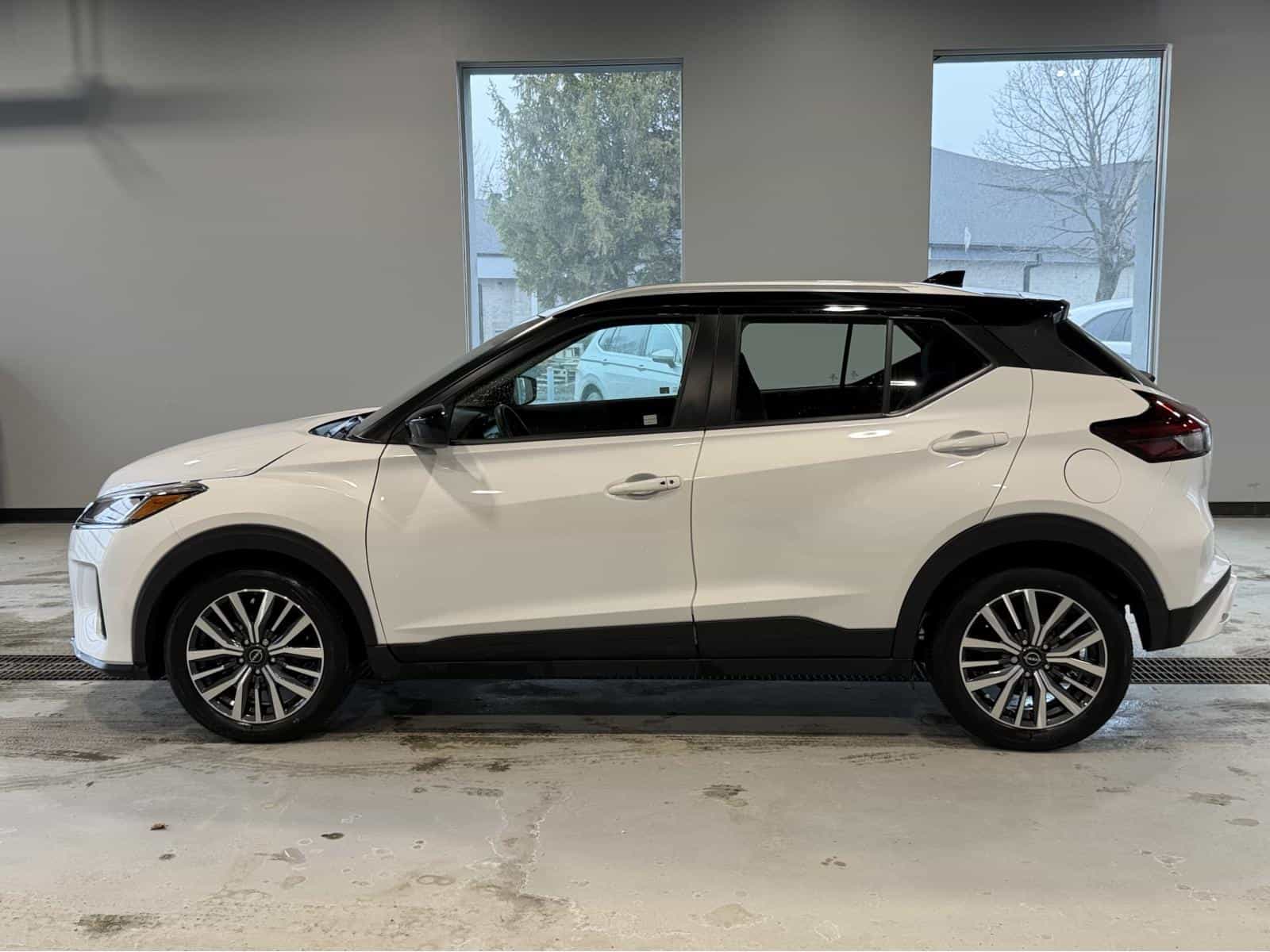 2024 Nissan Kicks SV - Image 3