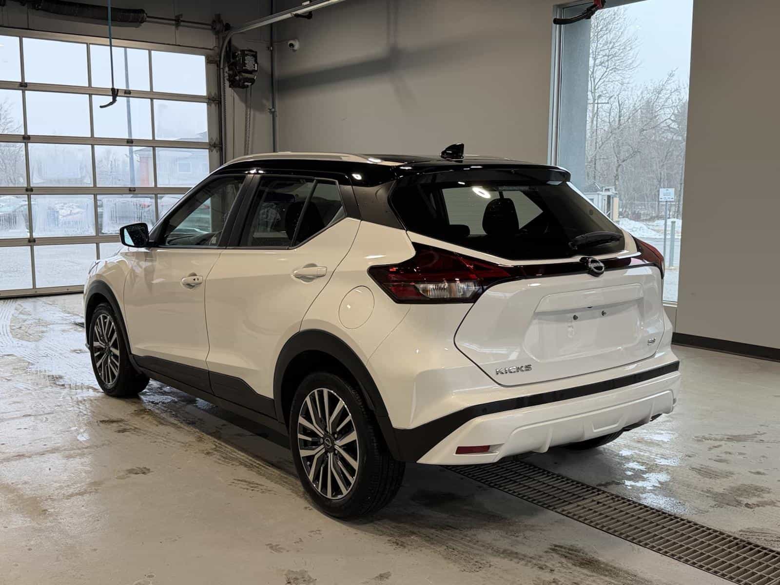 Image 4 Nissan Kicks SV 2024