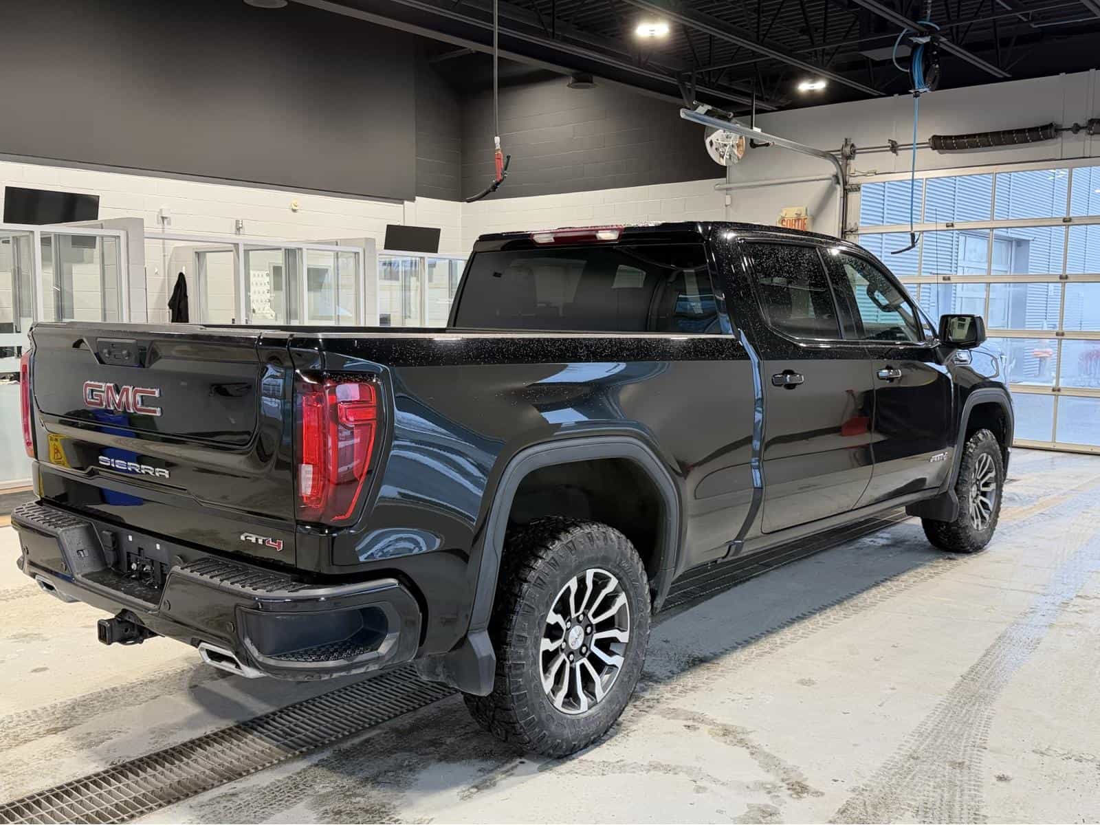 2023 GMC Sierra 1500 AT4 - Image 6