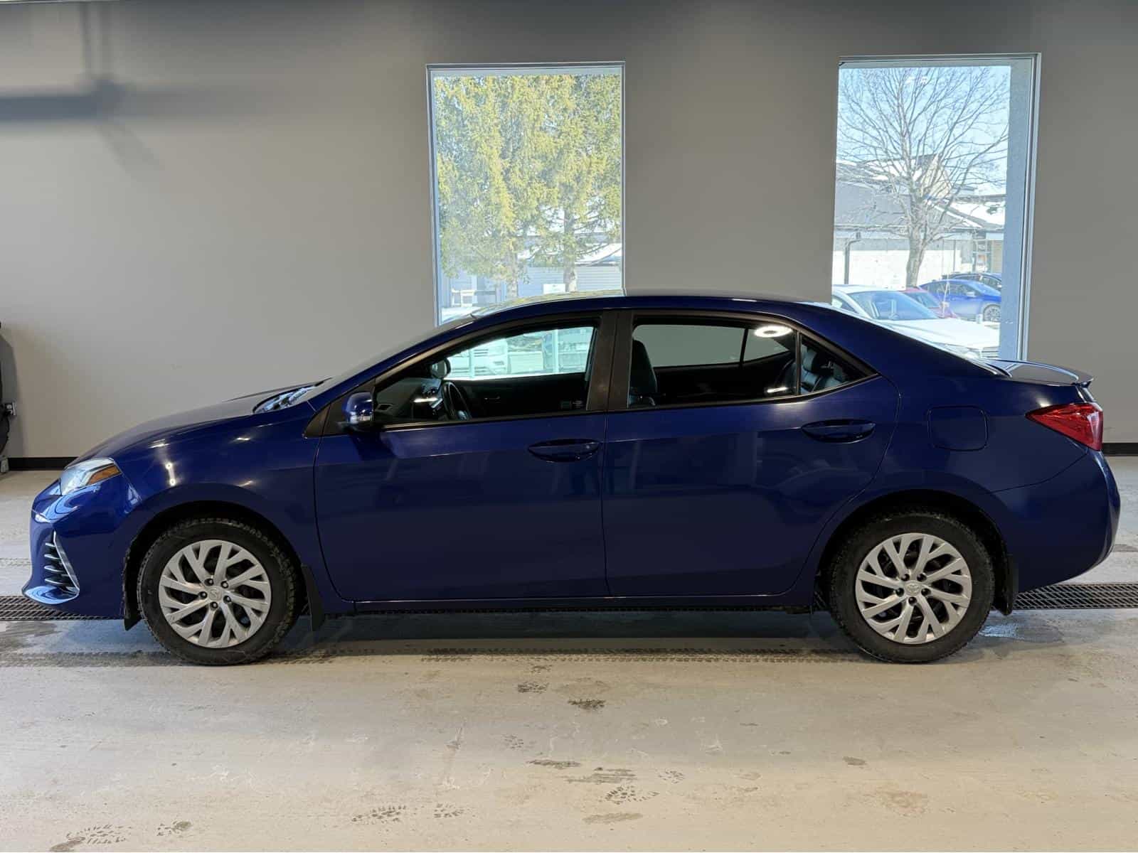 Image 3 Toyota Corolla SE 2017