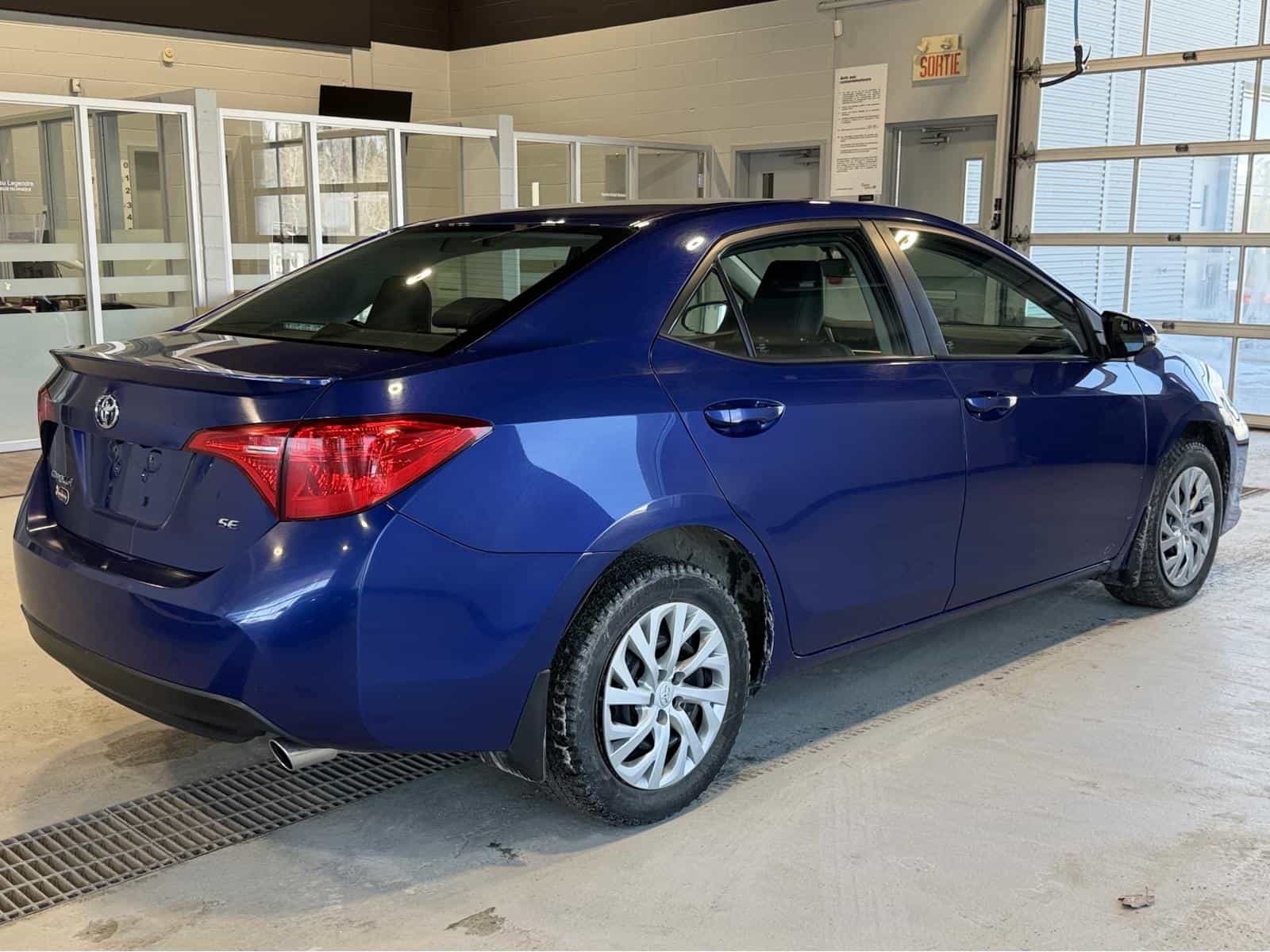 2017 Toyota Corolla SE - Image 6