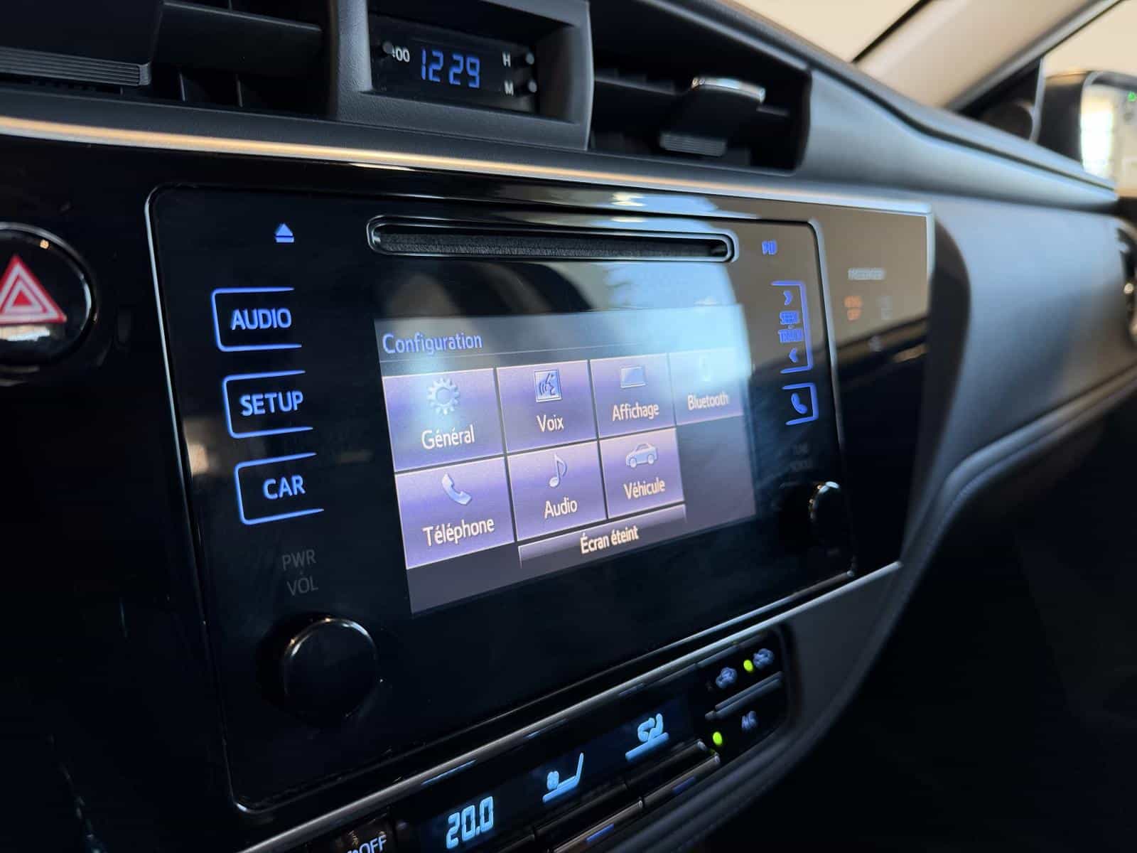 2017 Toyota Corolla SE - Image 16