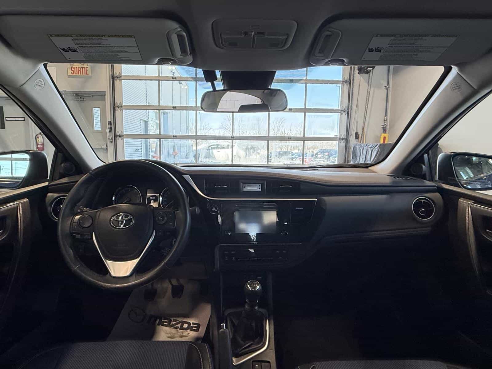 2017 Toyota Corolla SE - Image 20