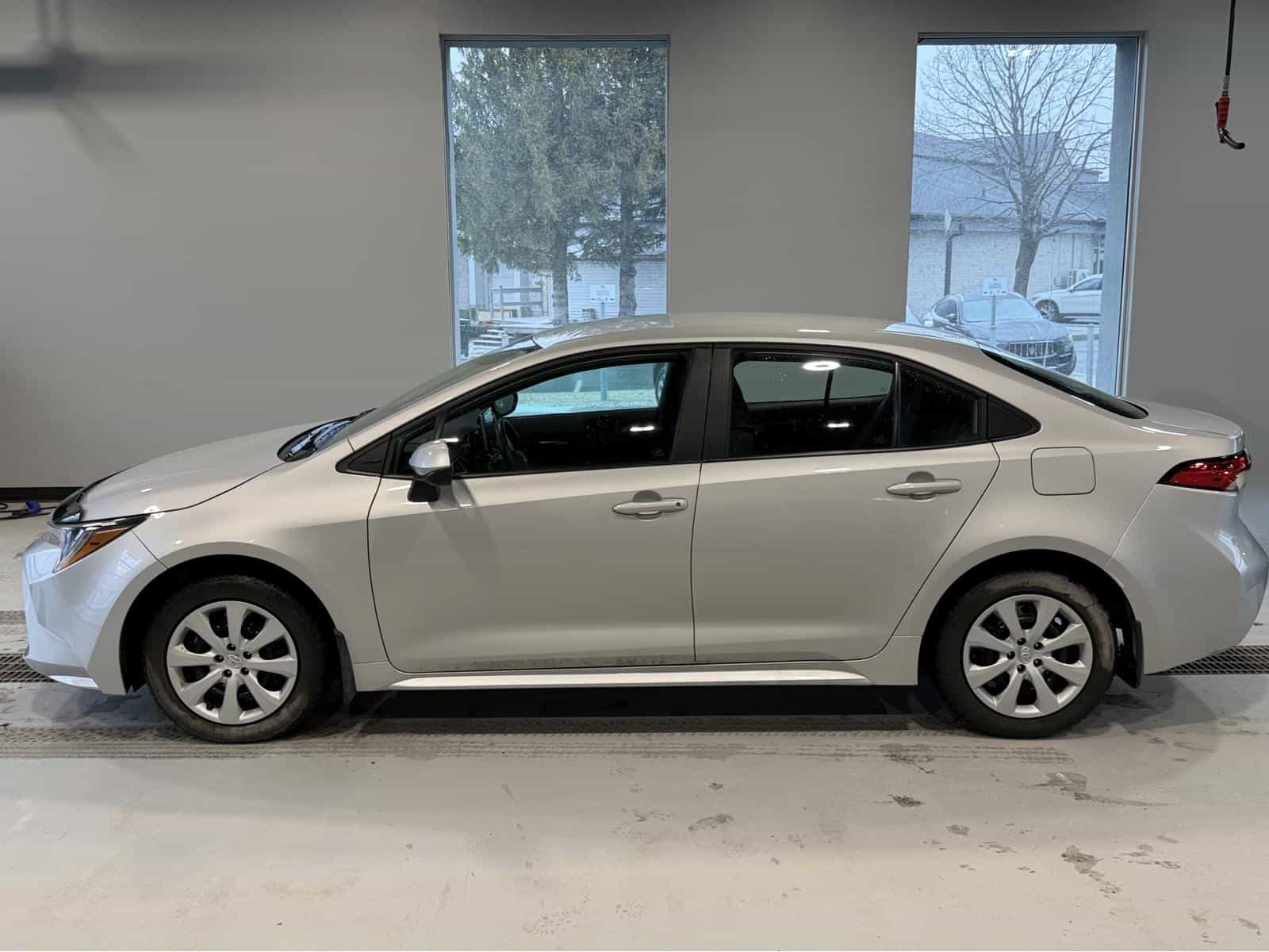 Image 3 Toyota Corolla LE 2021