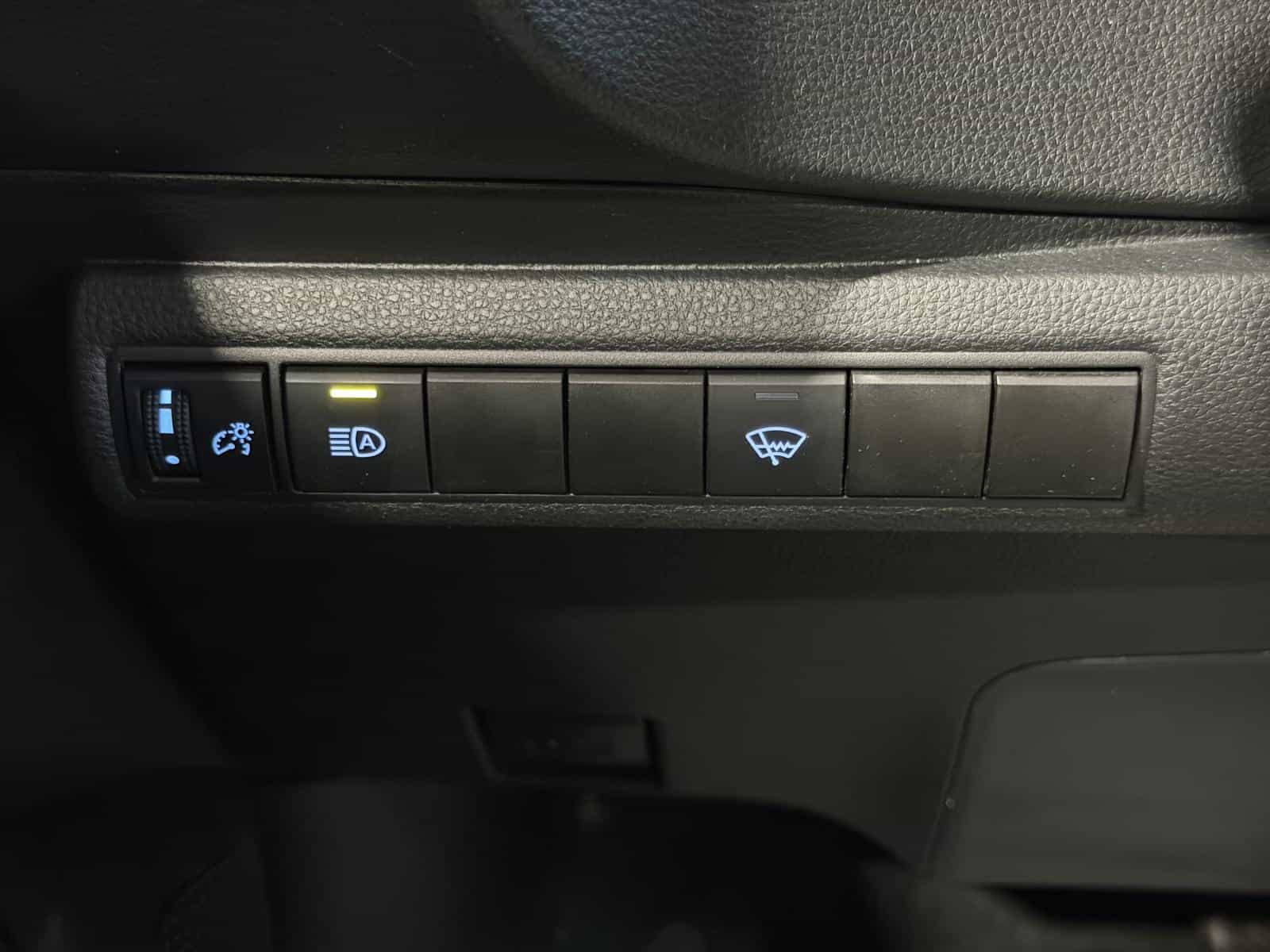 Image 11 Toyota Corolla LE 2021