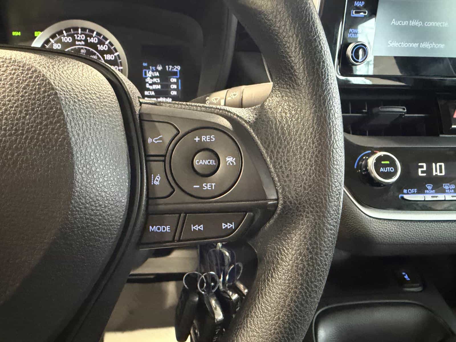 Image 14 Toyota Corolla LE 2021