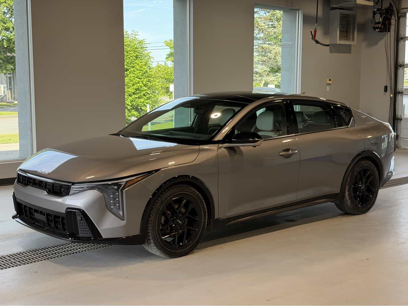 2025 Kia K4 GT-Line Turbo - Image 1