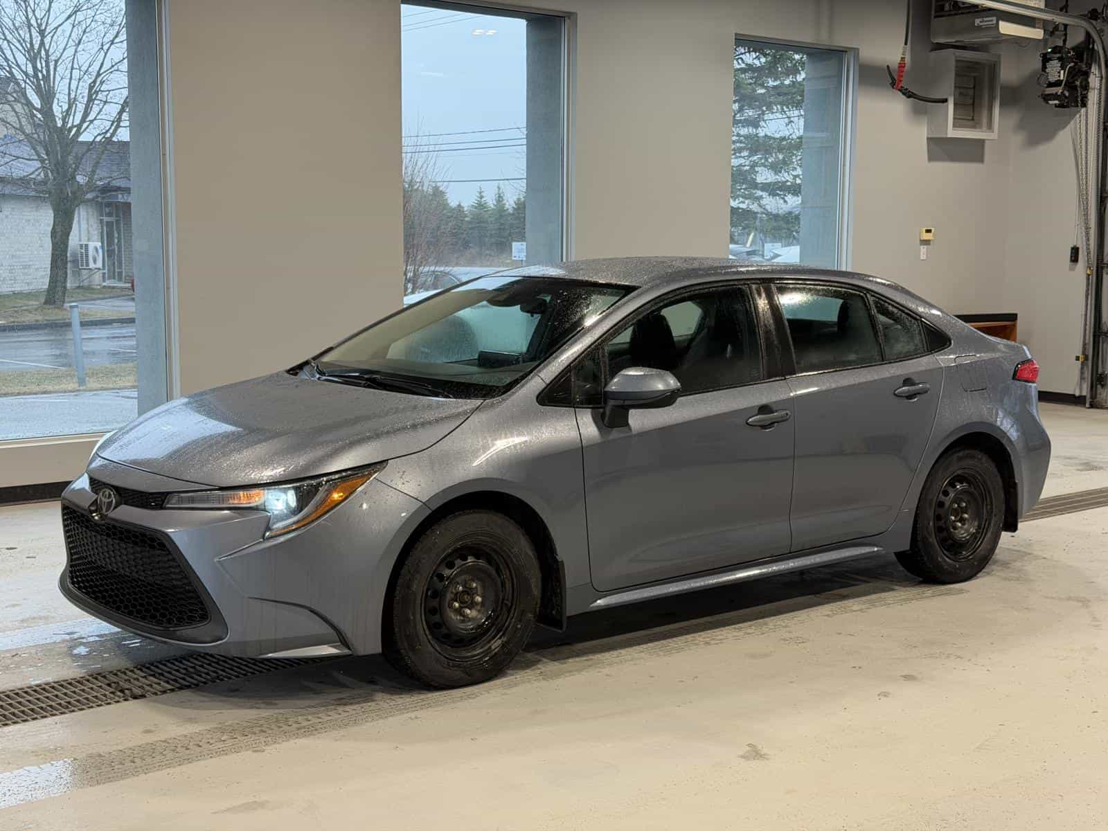 2021 Toyota Corolla LE - Image 1