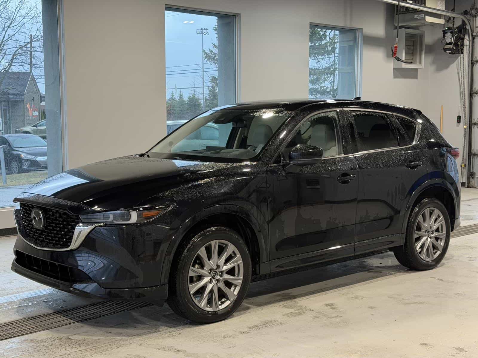 2025 Mazda CX-5 GT - Image 1