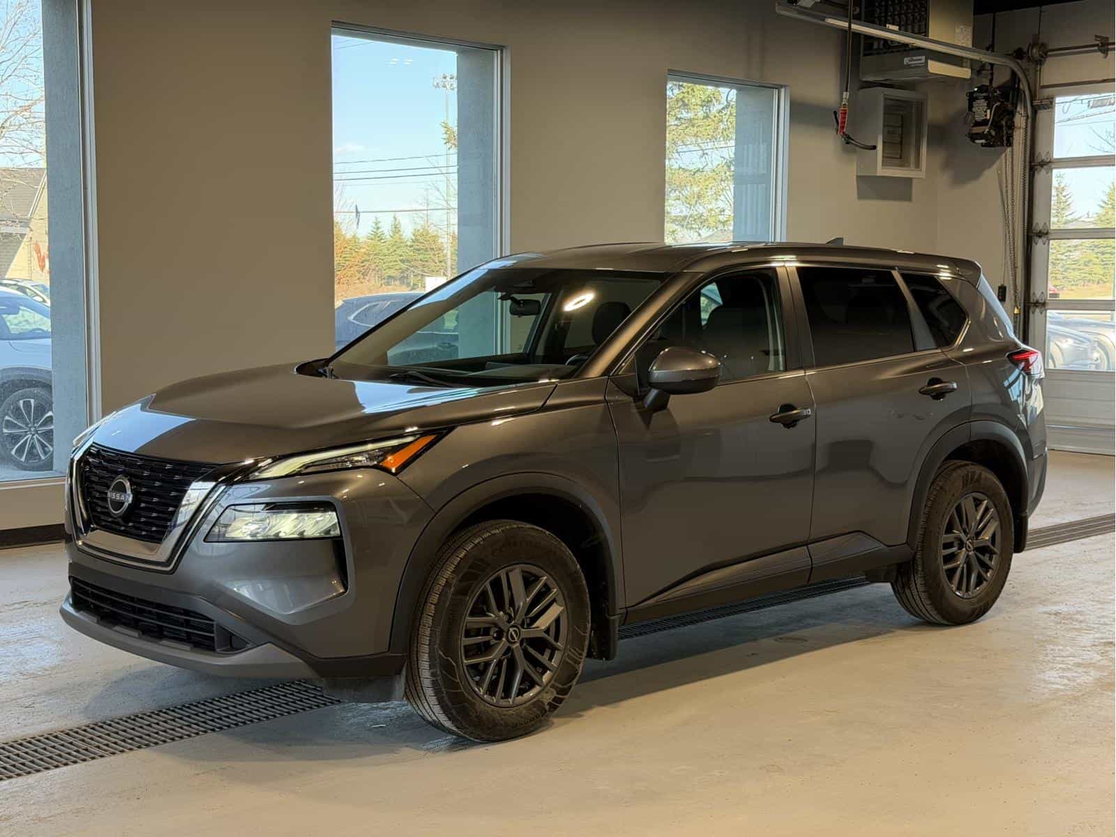 2022 Nissan Rogue S - Image 1