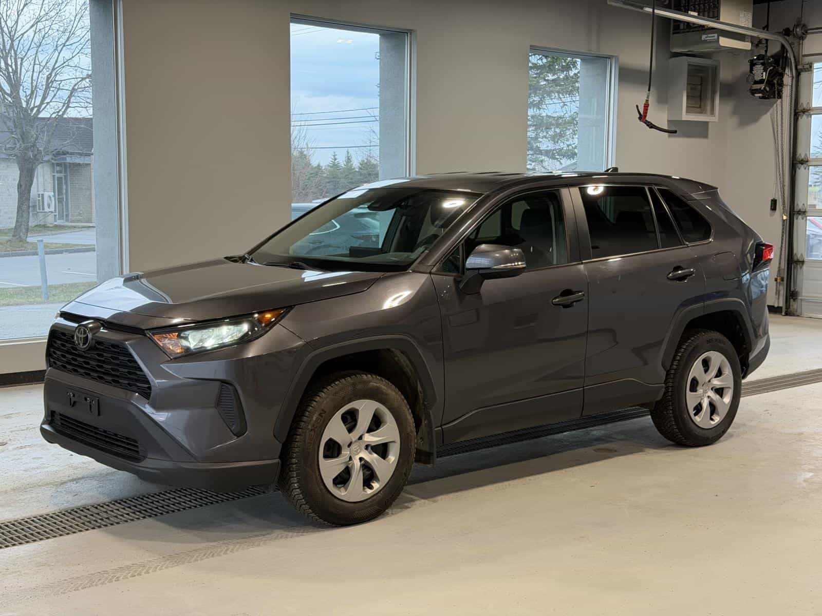 2022 Toyota Rav4 LE - Image 1