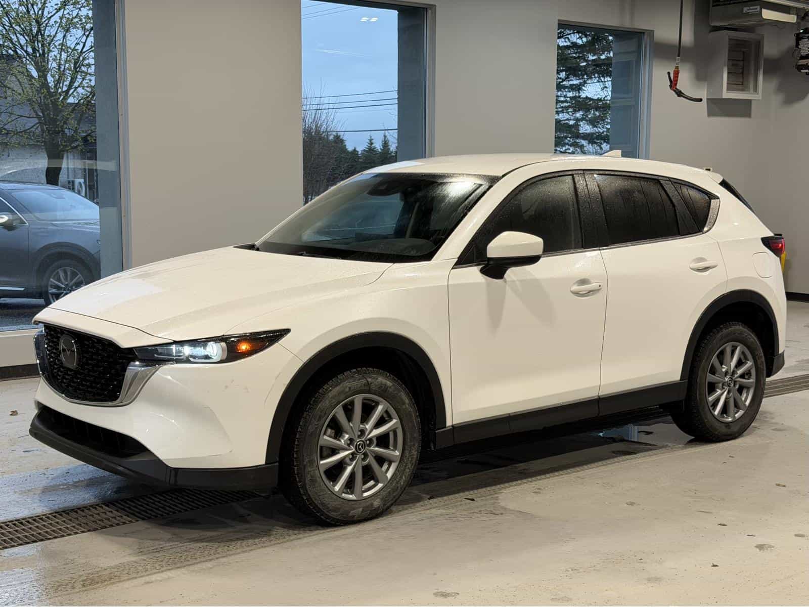 2022 Mazda CX-5 GS - Image 1