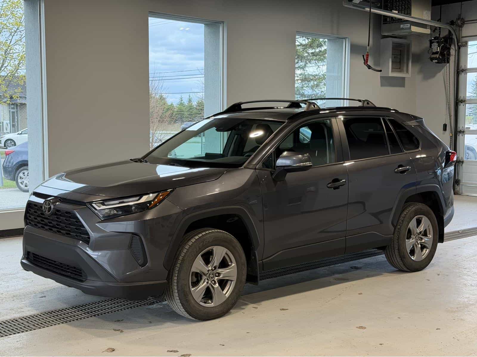 2023 Toyota Rav4 XLE - Image 1