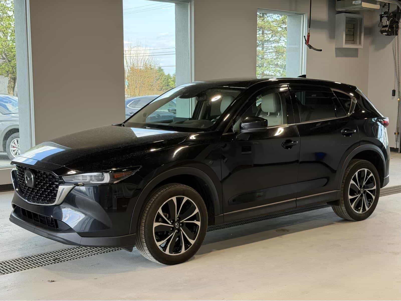 2023 Mazda CX-5 GT - Image 1