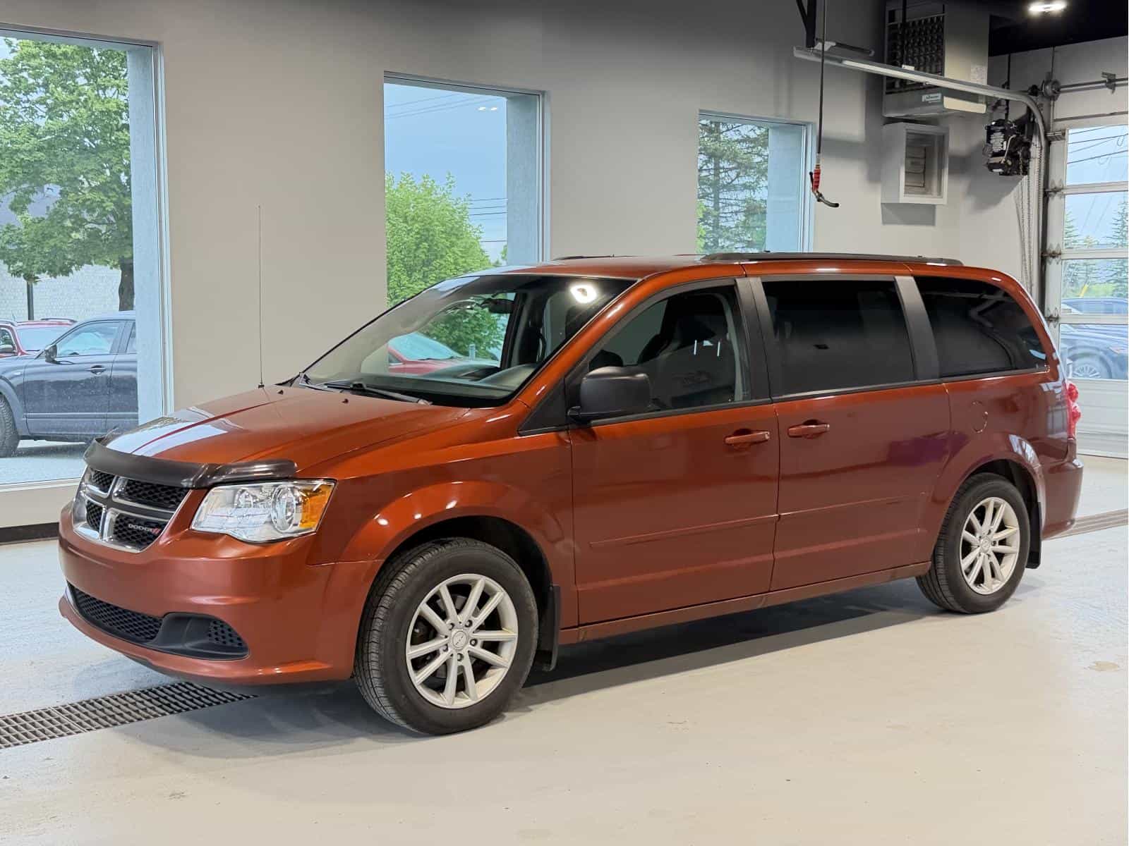 Image 1 Dodge Grand Caravan SXT 2012