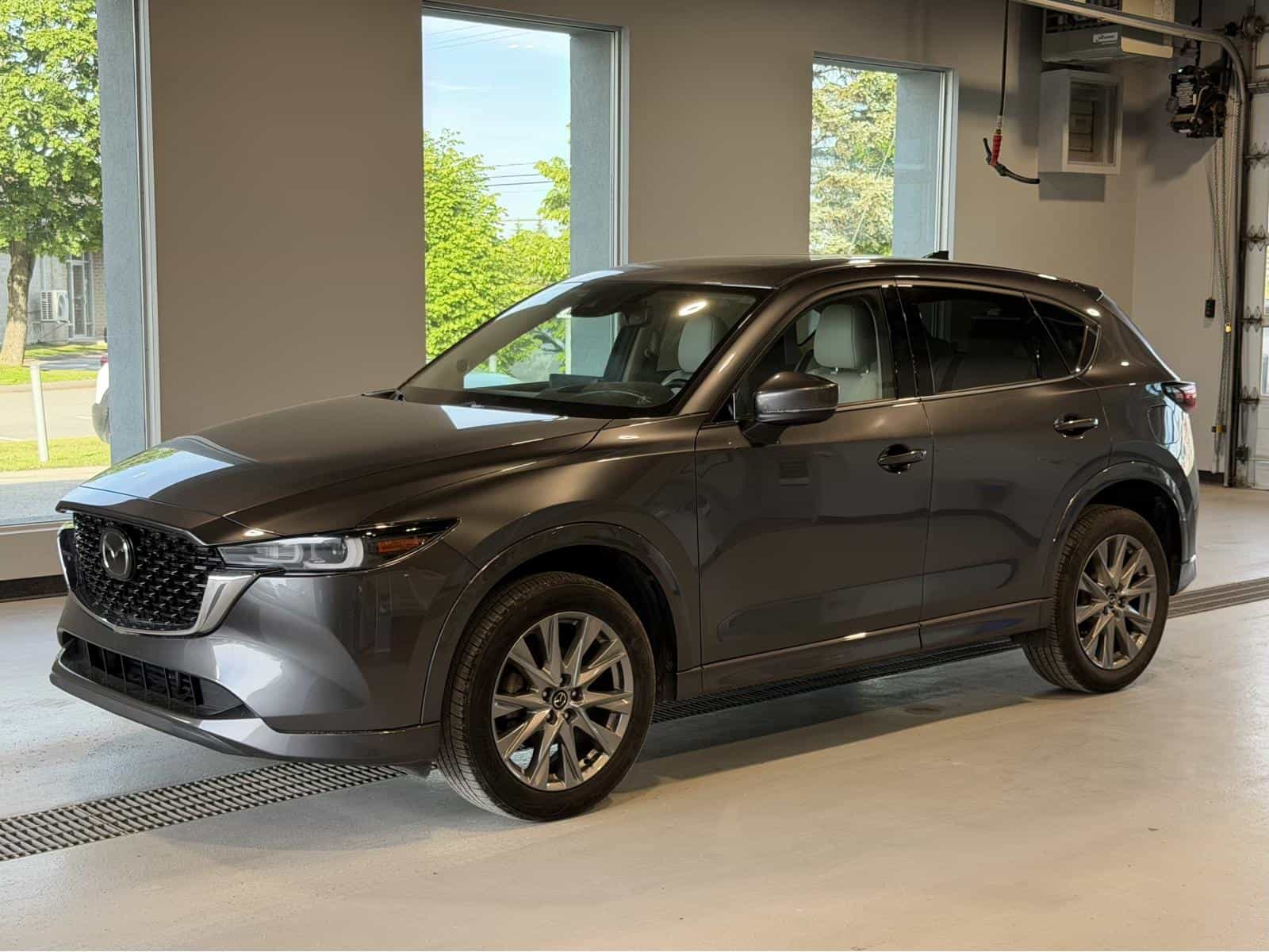 2025 Mazda CX-5 GT - Image 1