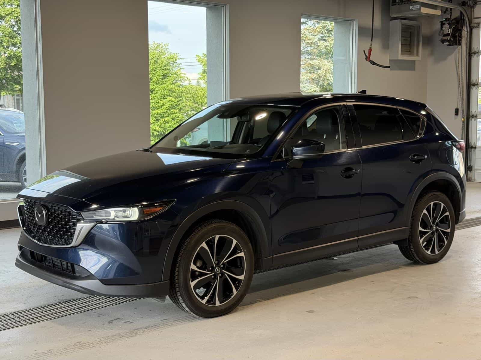 2022 Mazda CX-5 GT - Image 1