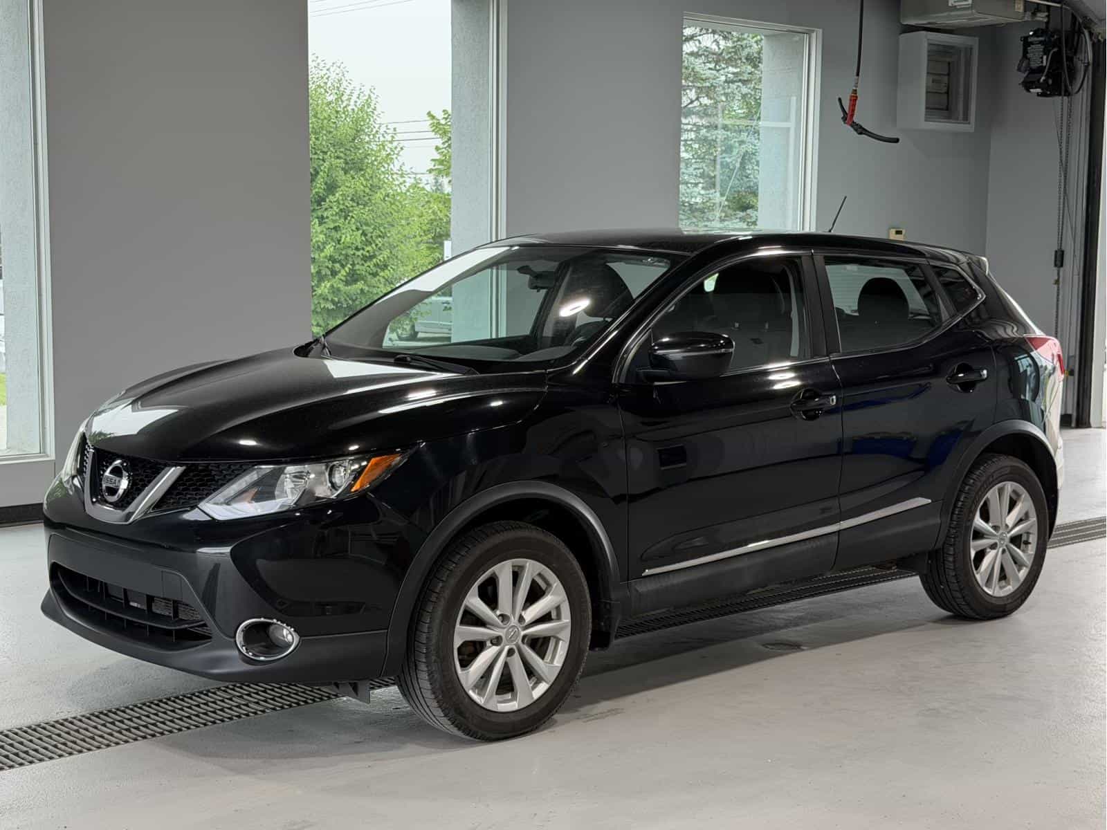 2017 Nissan Qashqai SV - Image 1