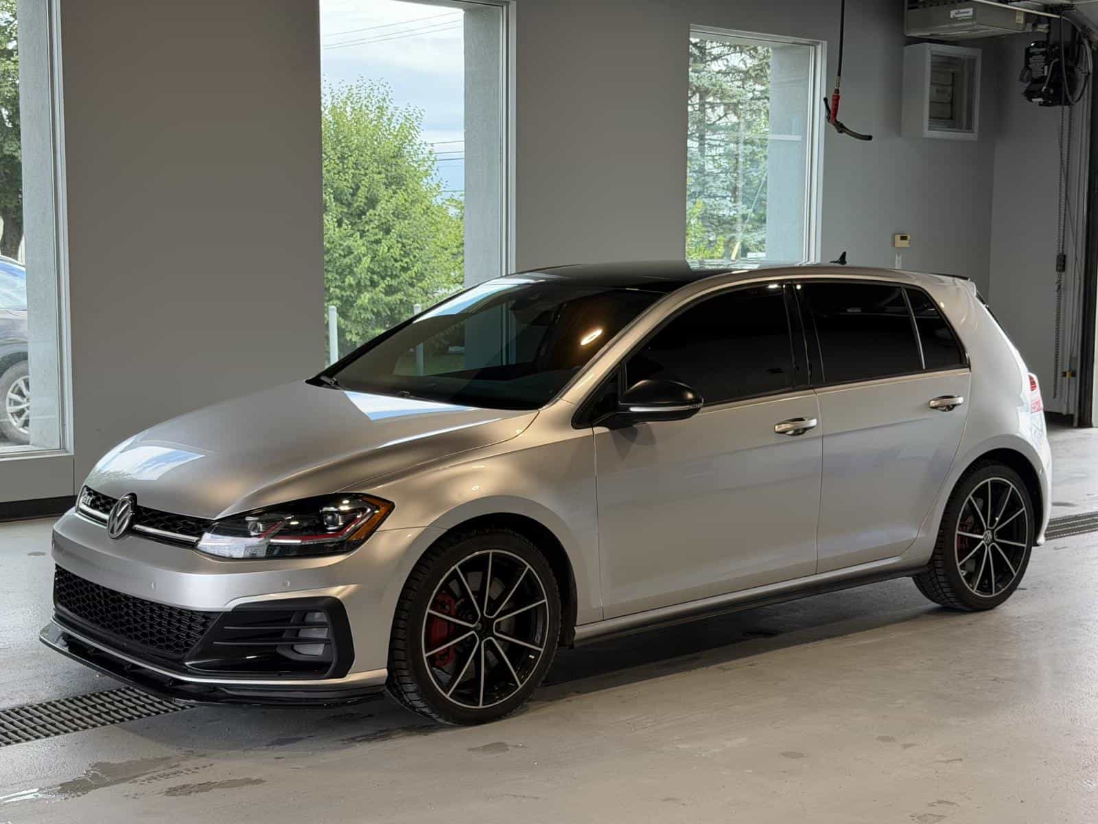 Image 1 Volkswagen Golf GTI Autobahn 2021