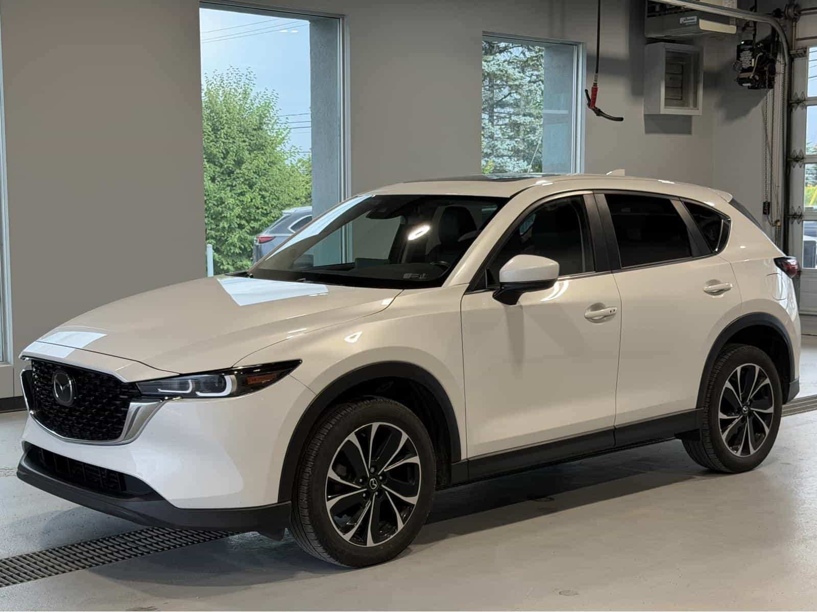 2023 Mazda CX-5 GS Comf - Image 1