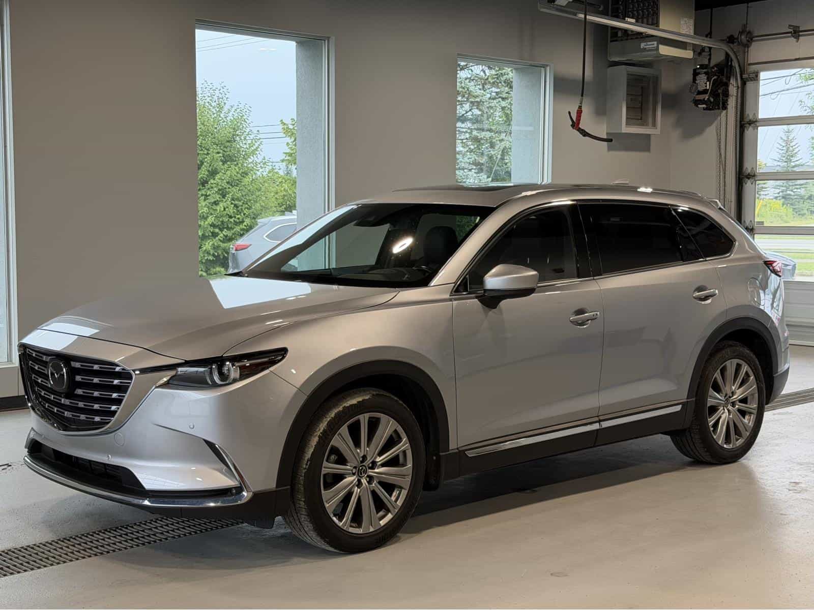 2023 Mazda CX-9 Signature - Image 1