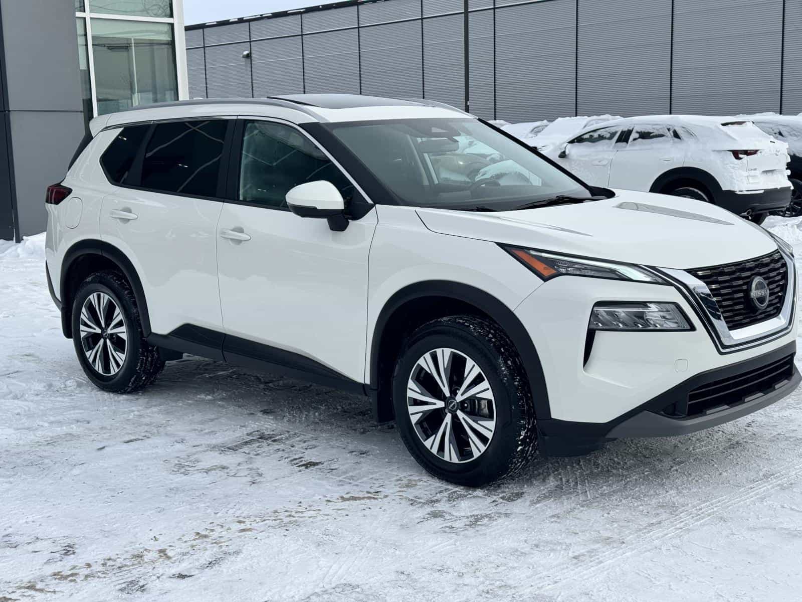 2023 Nissan Rogue SV - Image 10