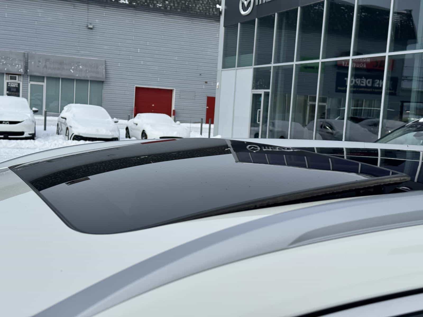 2023 Nissan Rogue SV - Image 15