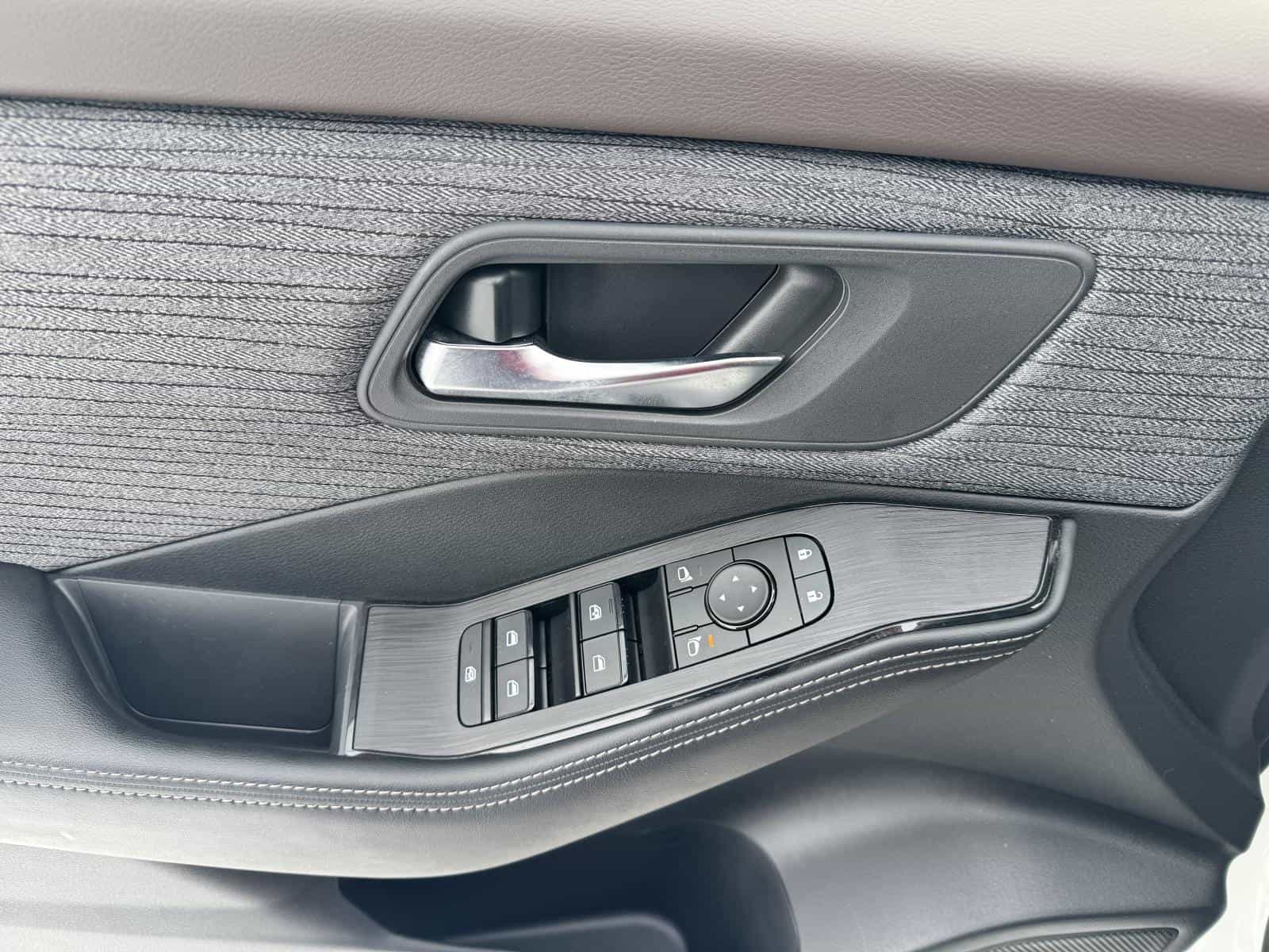 Image 18 Nissan Rogue SV 2023