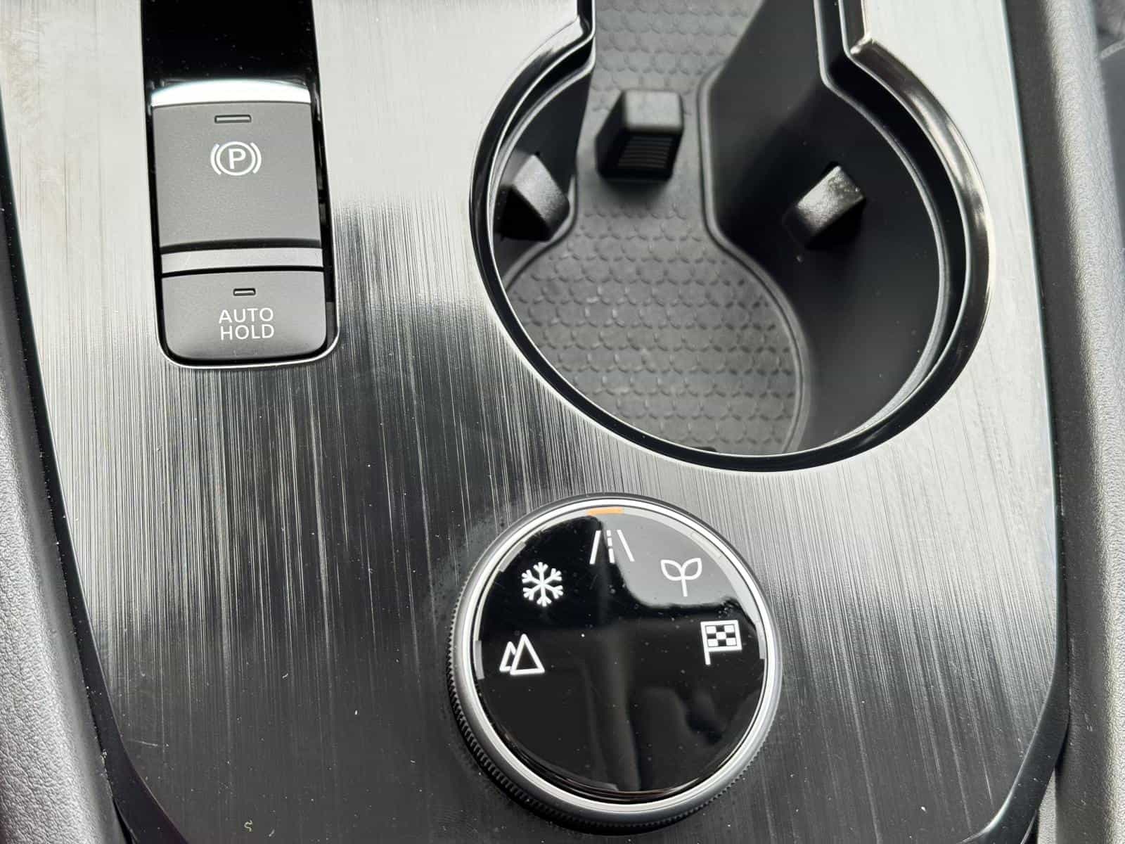 2023 Nissan Rogue SV - Image 30