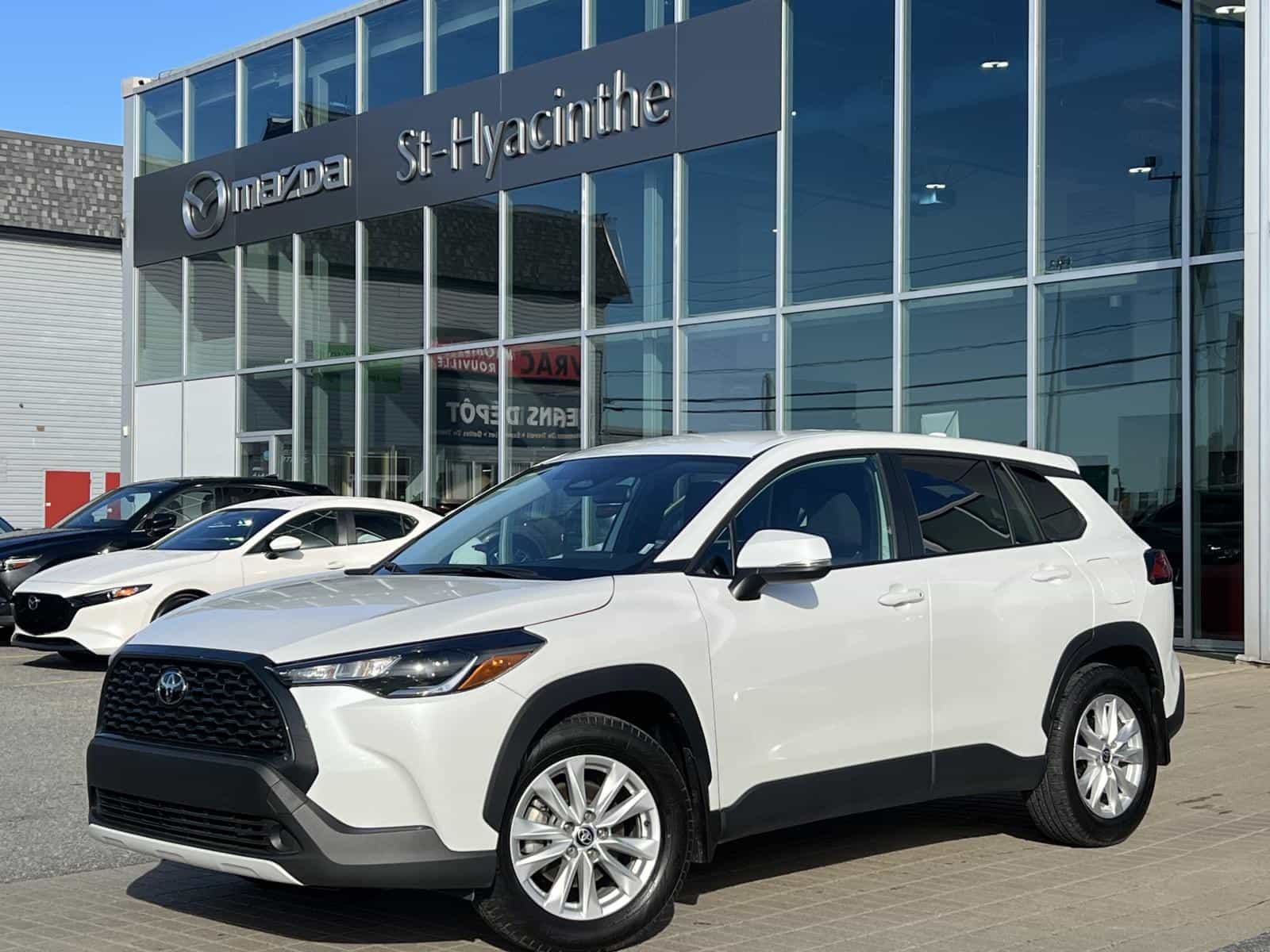 2024 Toyota Corolla Cross LE - Image 1