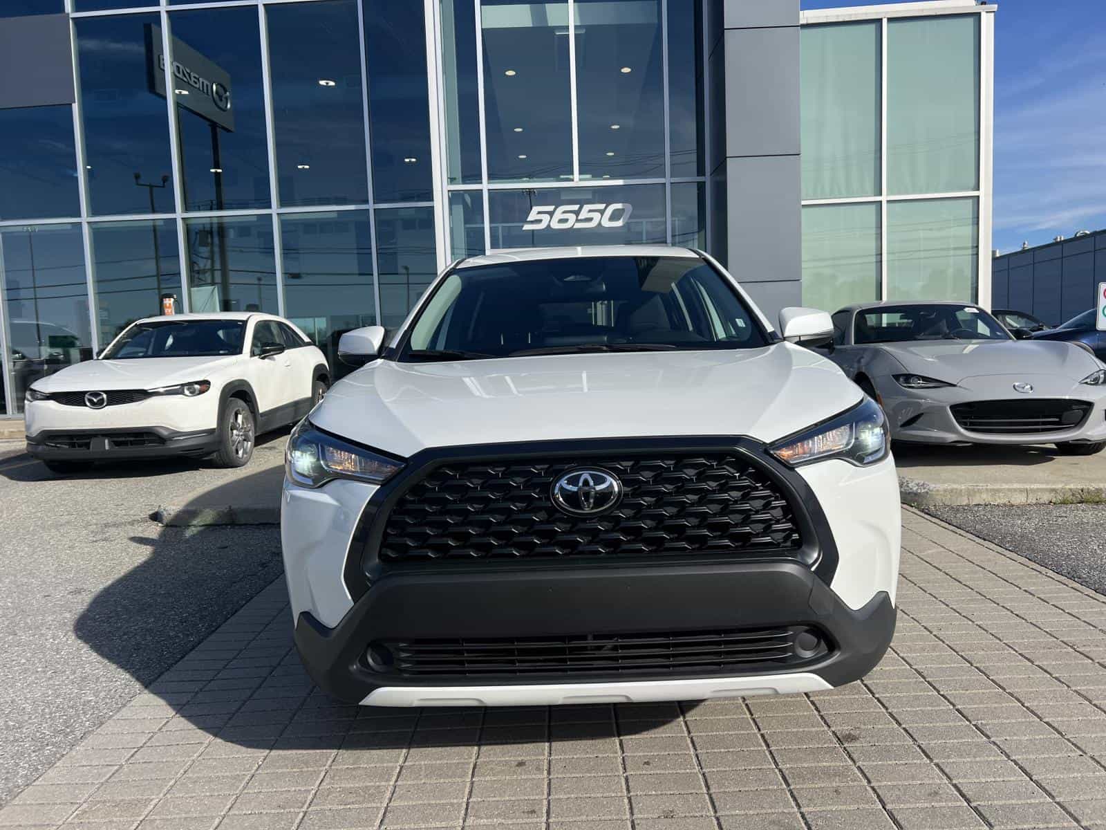 Image 15 Toyota Corolla Cross LE 2024