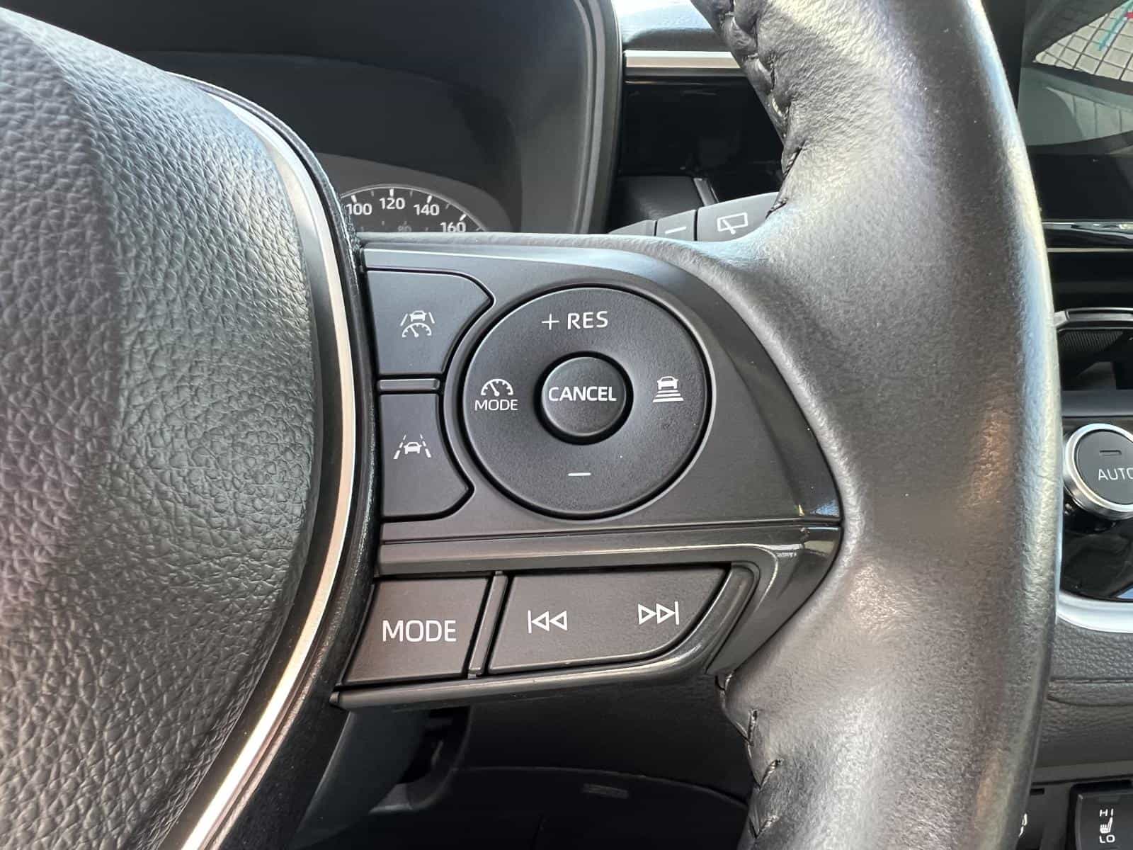 Image 29 Toyota Corolla Cross LE 2024