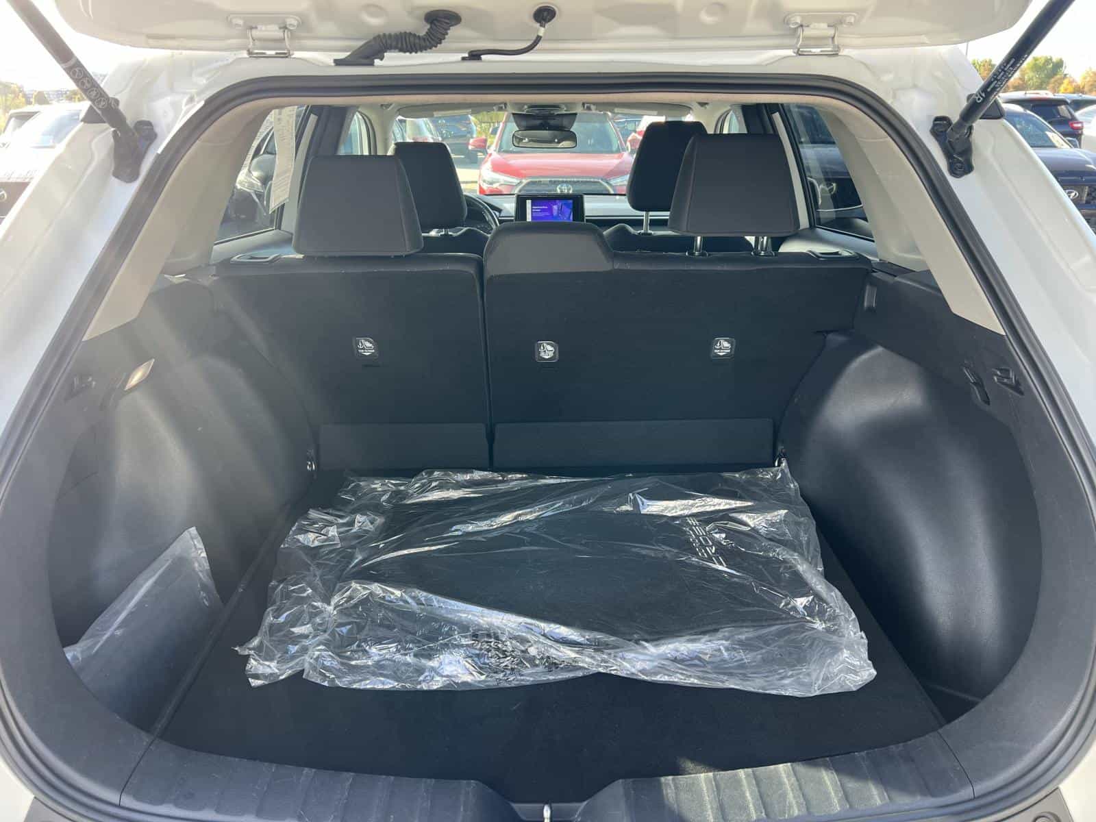 Image 22 Toyota Corolla Cross LE 2024