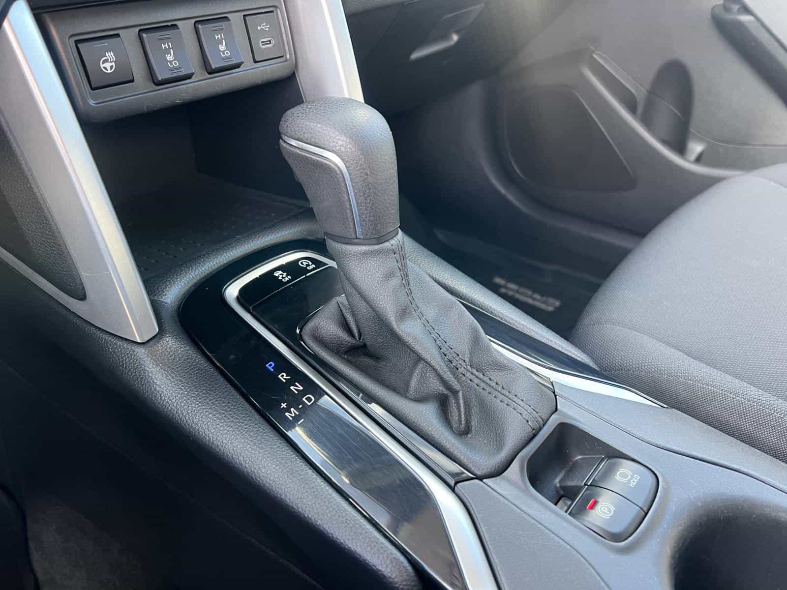 2024 Toyota Corolla Cross LE - Image 21