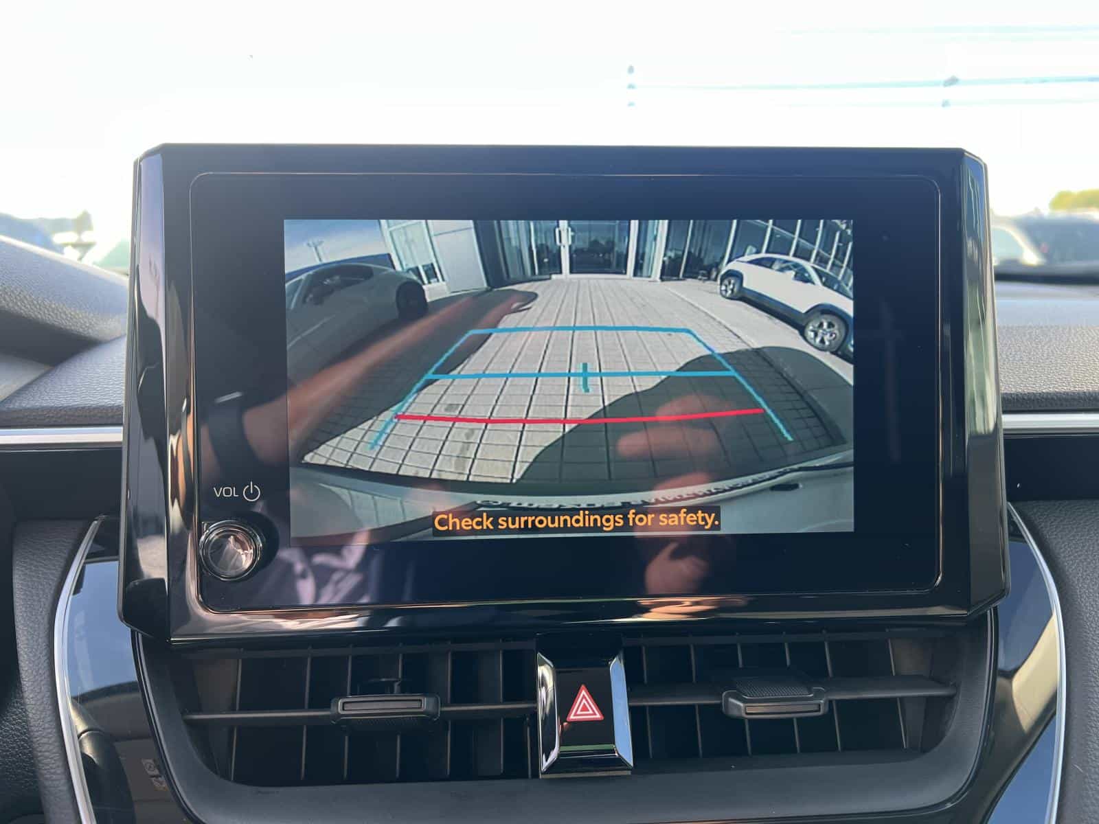 Image 25 Toyota Corolla Cross LE 2024