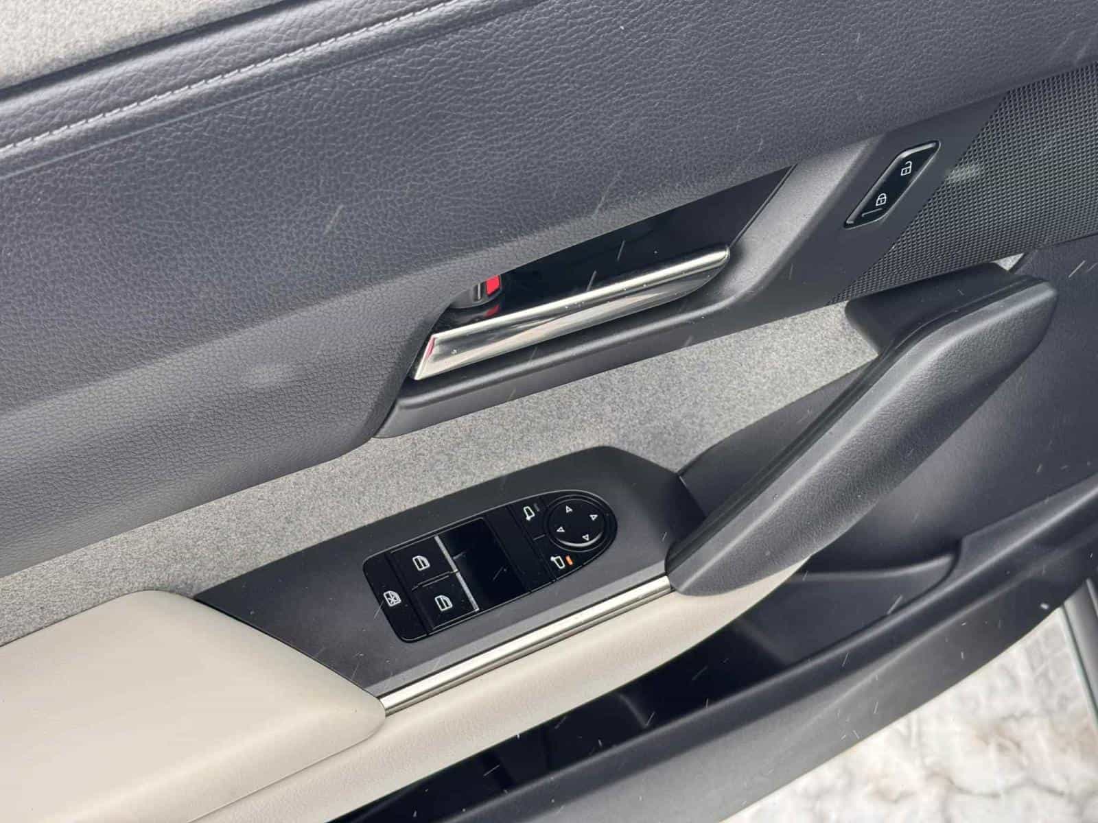 2022 Mazda MX-30 GS - Image 21