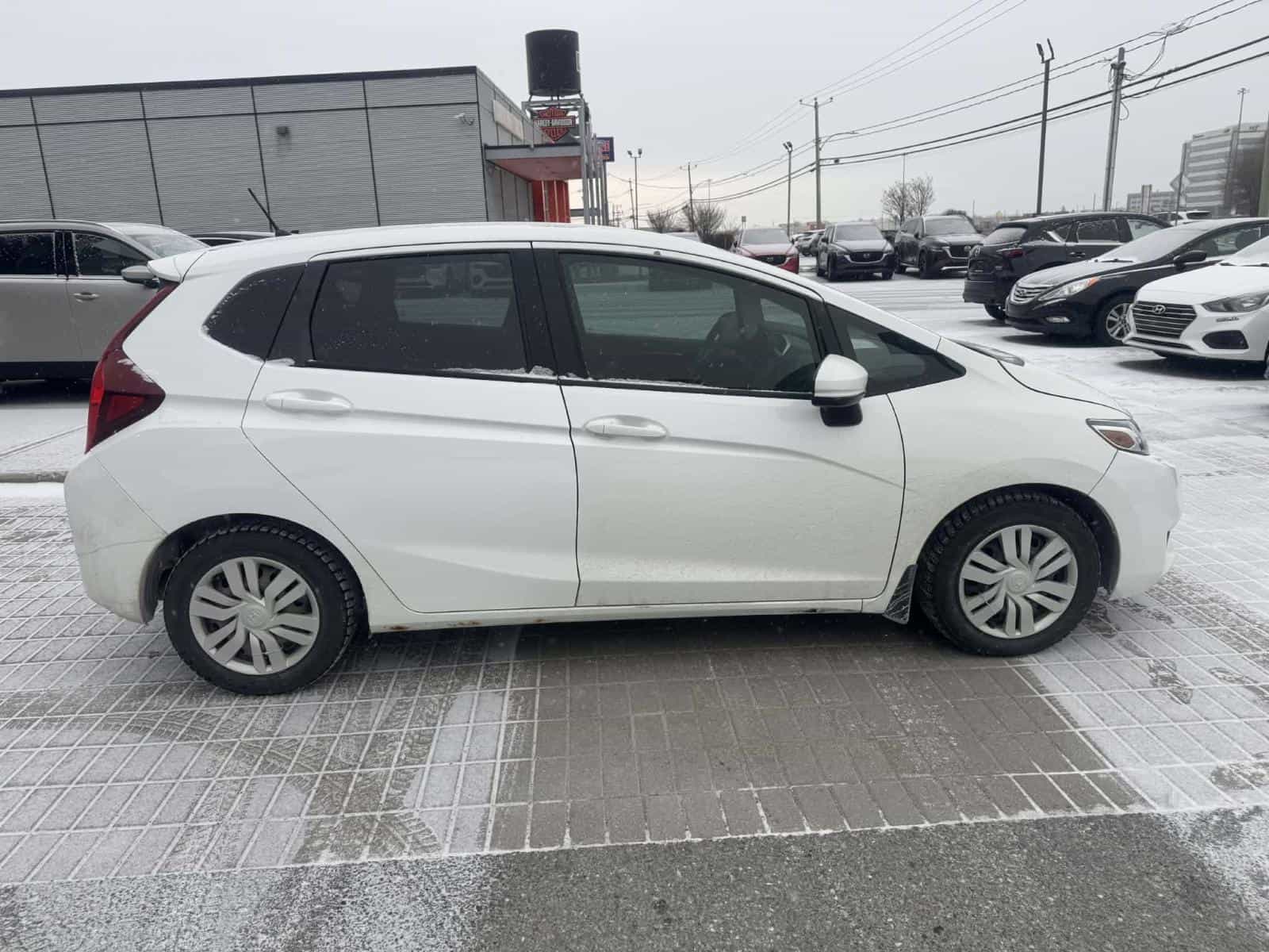 2016 Honda Fit LX - Image 9