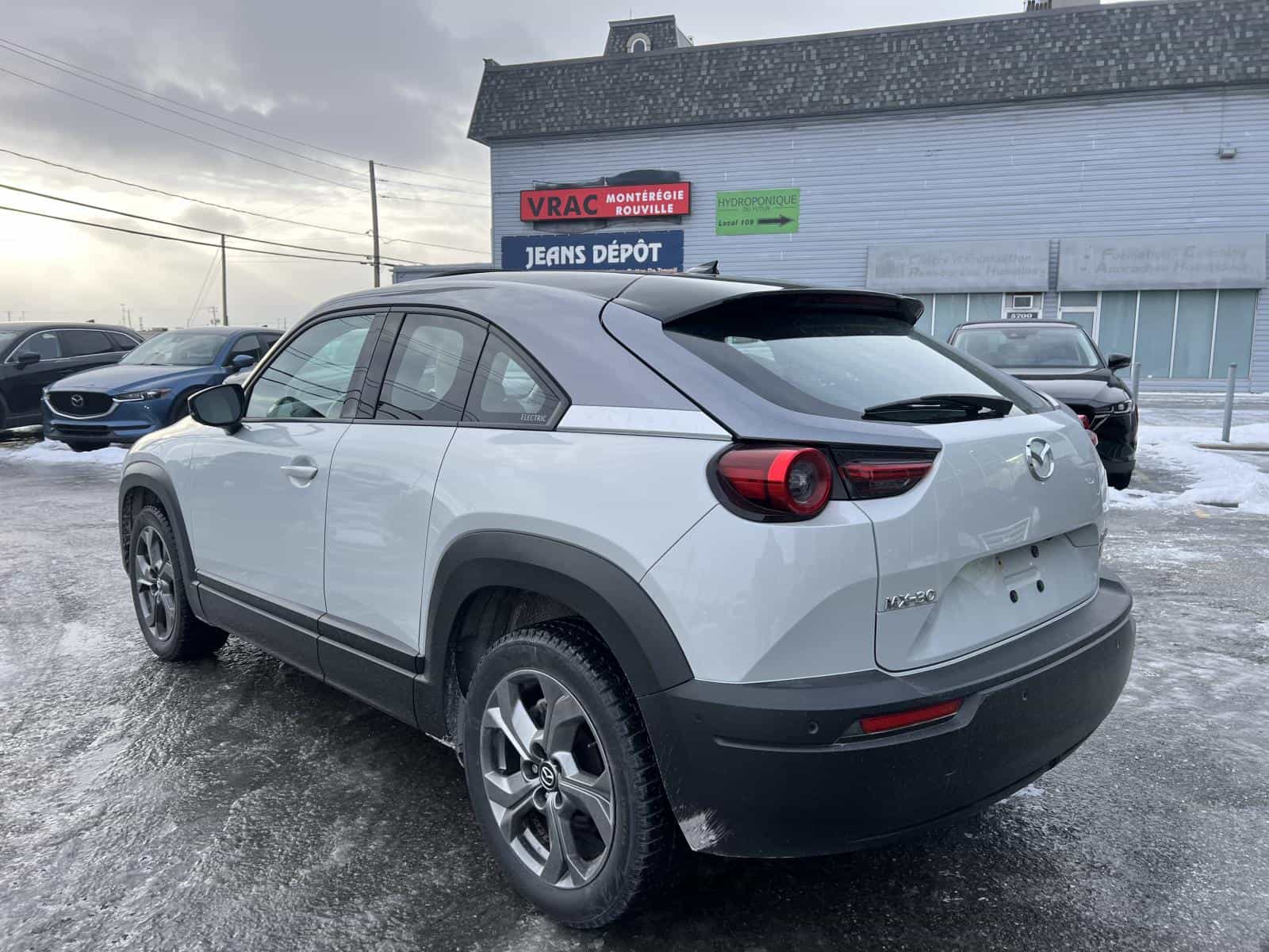 2022 Mazda MX-30 GT - Image 4