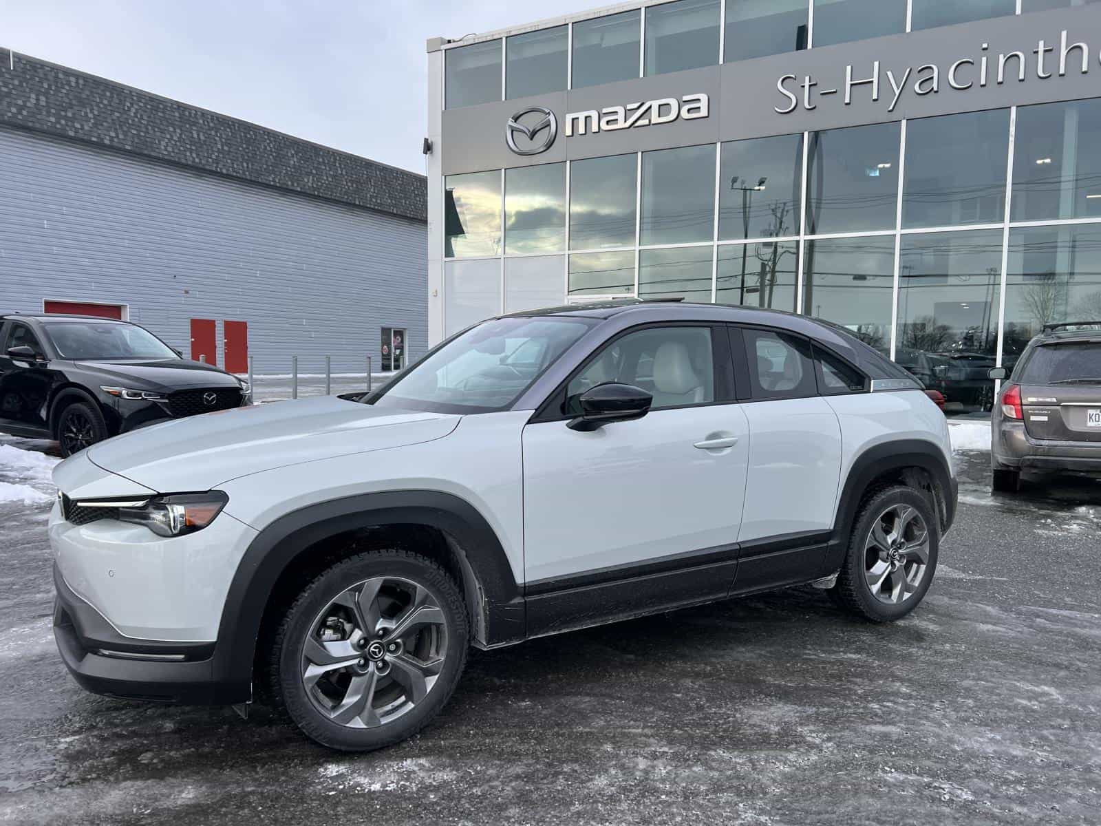 2022 Mazda MX-30 GT - Image 3