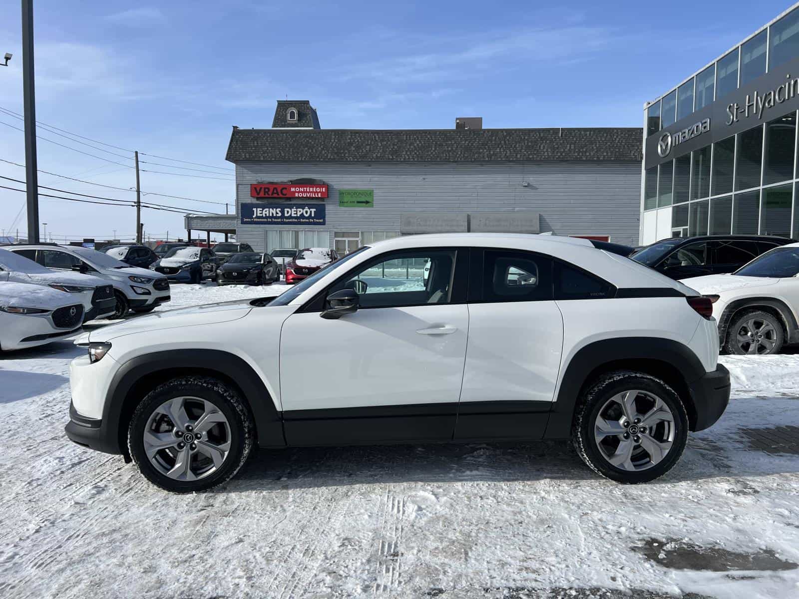 2022 Mazda MX-30 GS - Image 4