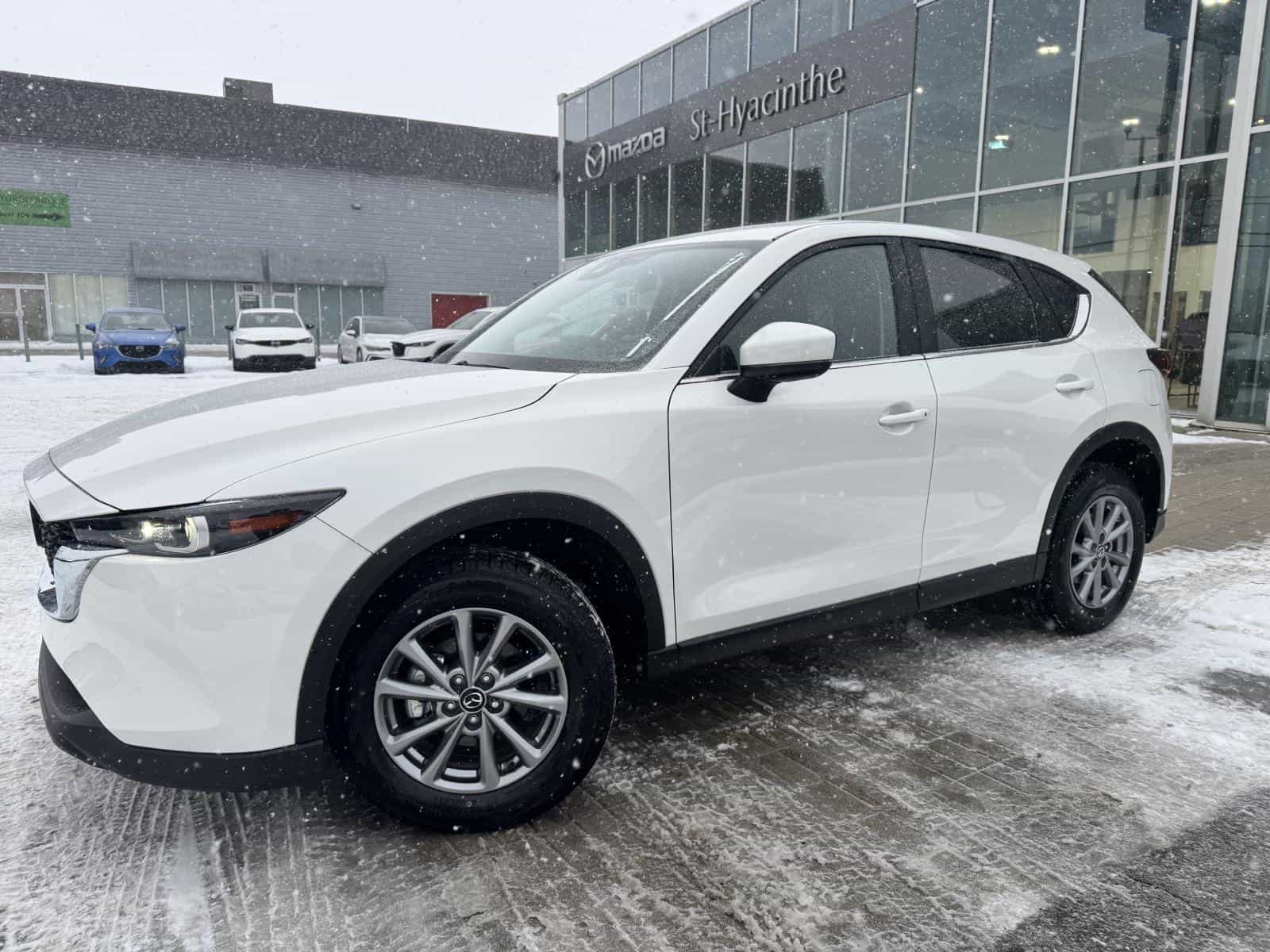 2025 Mazda CX-5 GX - Image 3