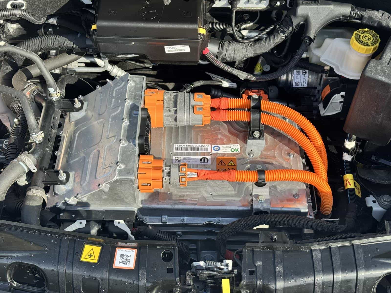 2024 Fiat 500E (RED) Edition - Image 17