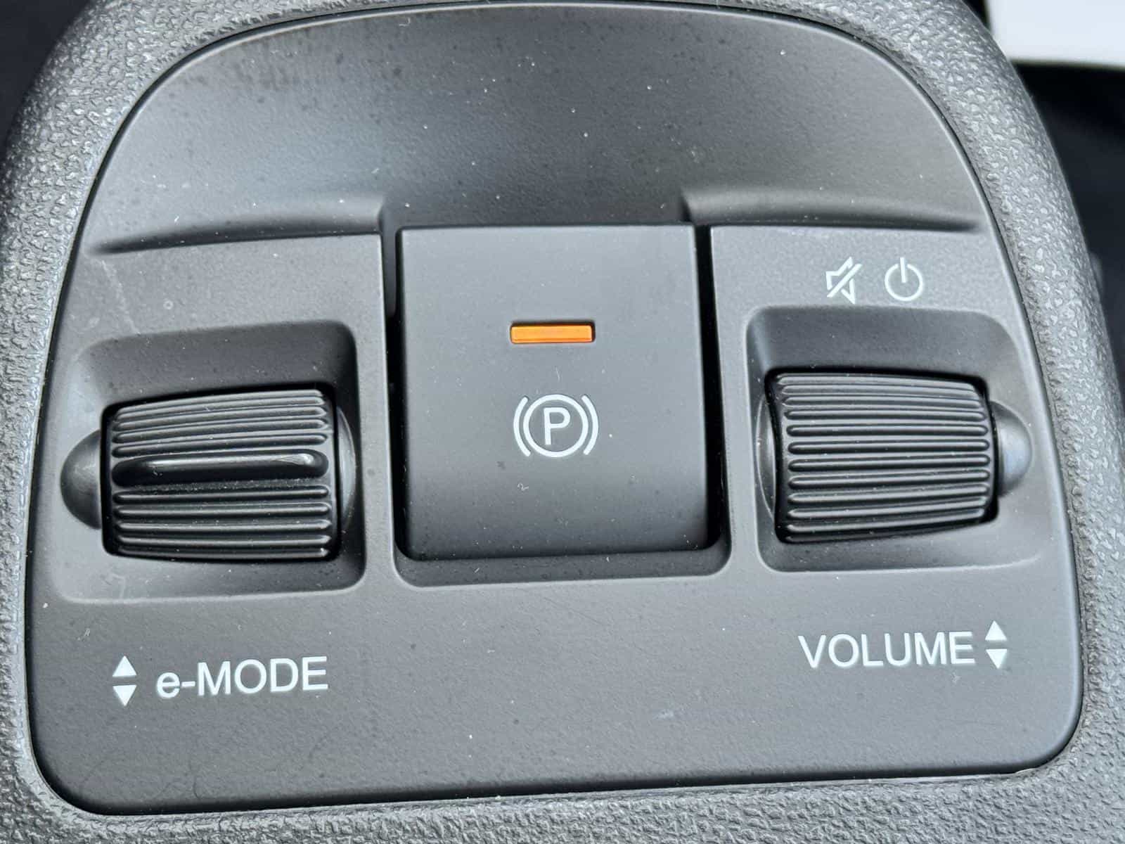 2024 Fiat 500E (RED) Edition - Image 23